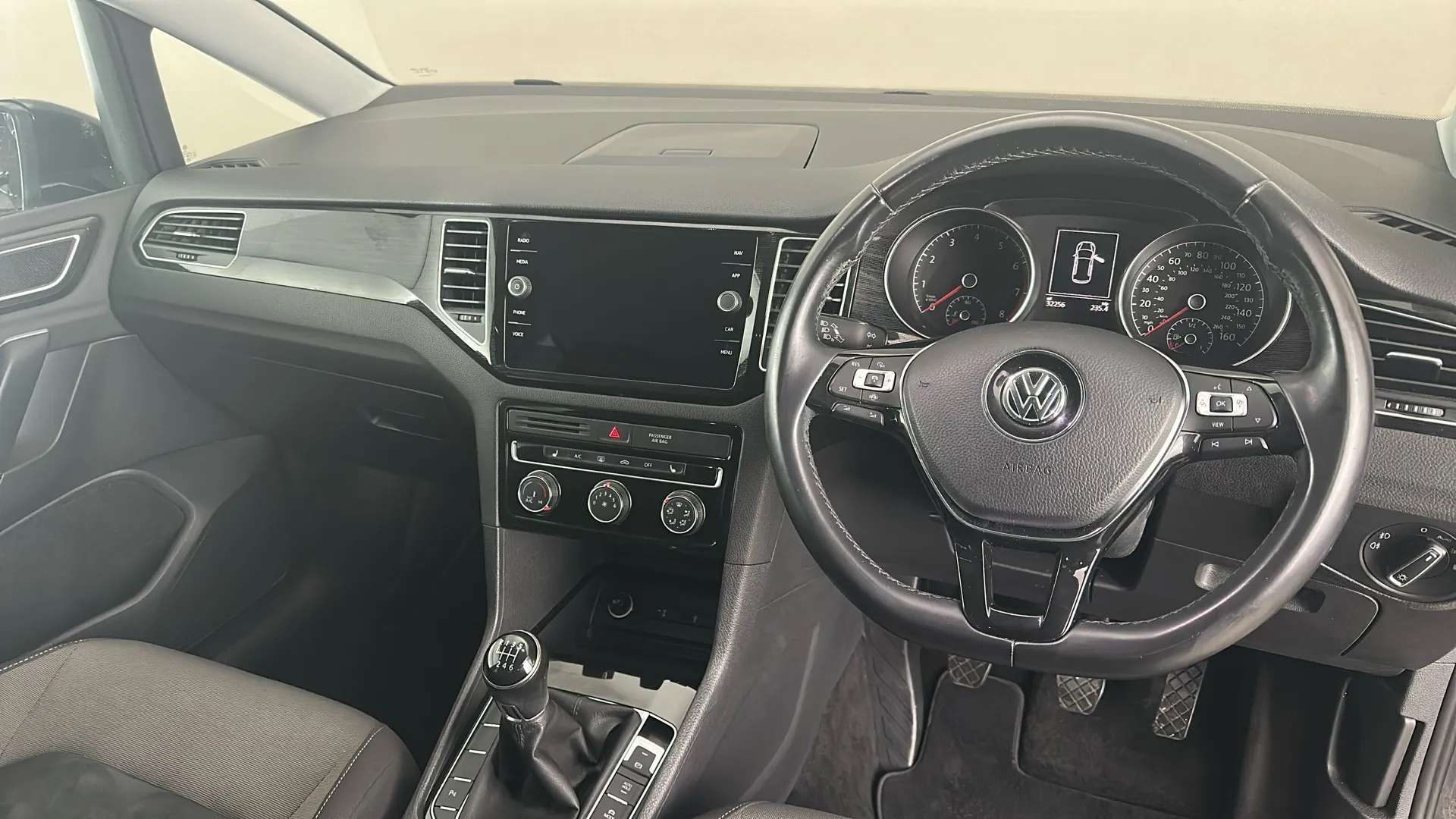 2018 VOLKSWAGEN GOLF SV 2018 VOLKSWAGEN GOLF SV
