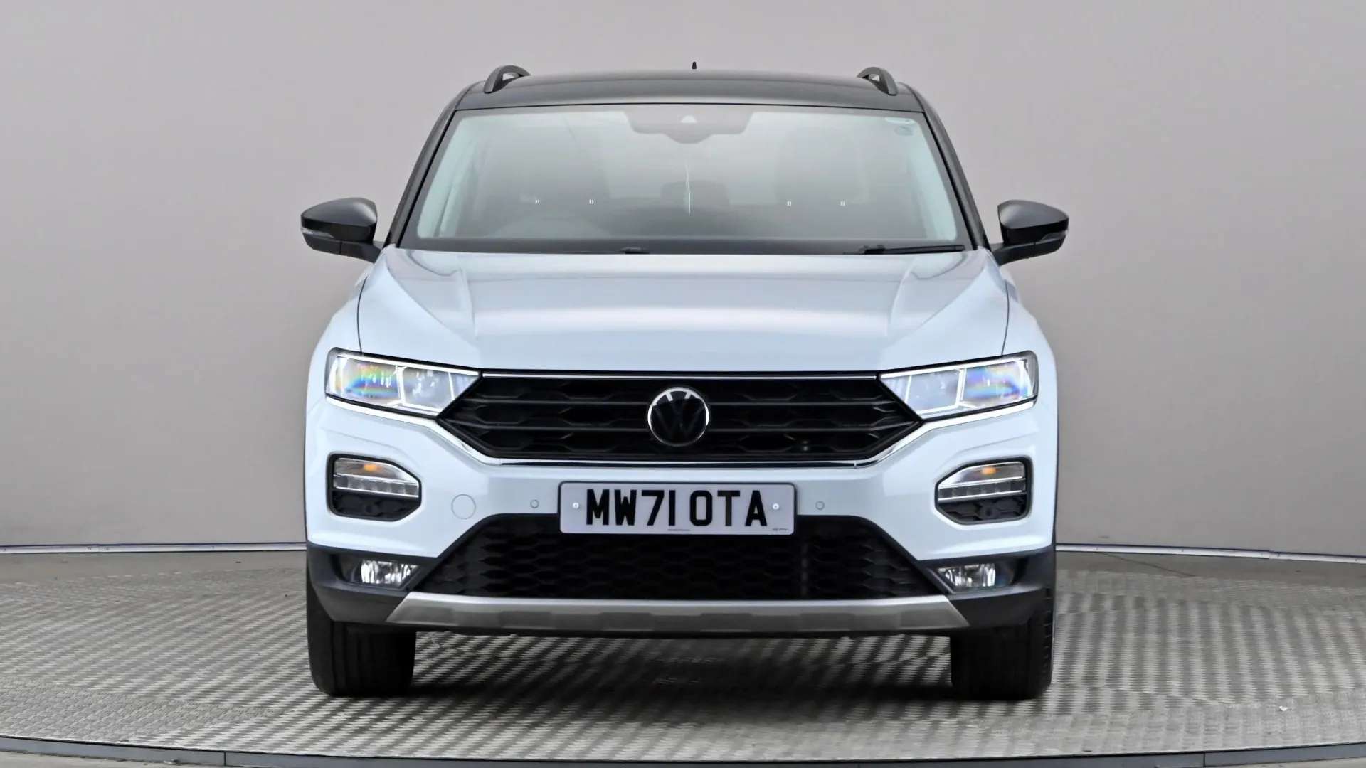 A 2021 VOLKSWAGEN T-ROC 1.5 TSI EVO Active A 2021 VOLKSWAGEN T-ROC 1.5 TSI EVO Active
