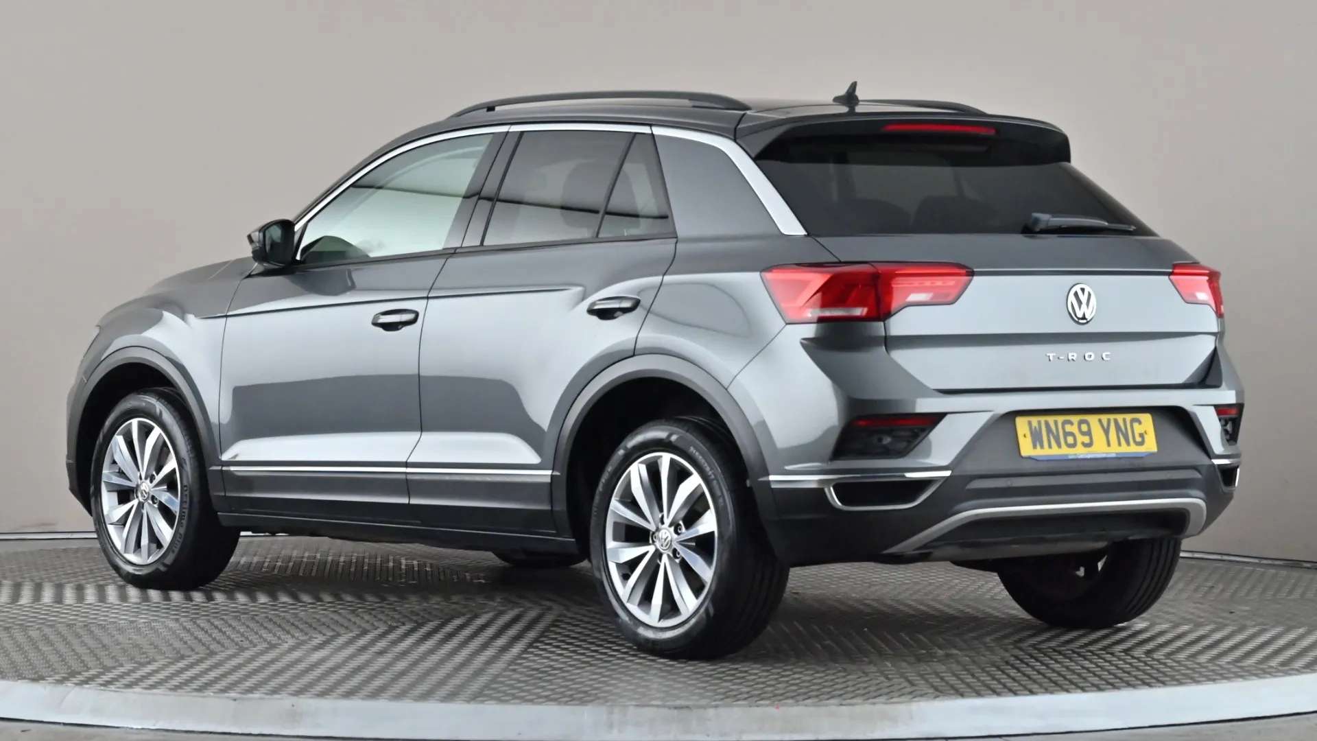 A 2019 VOLKSWAGEN T-ROC 1.5 TSI EVO Design A 2019 VOLKSWAGEN T-ROC 1.5 TSI EVO Design