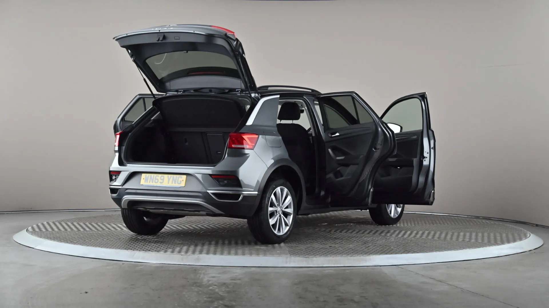 2019 VOLKSWAGEN T-ROC 2019 VOLKSWAGEN T-ROC