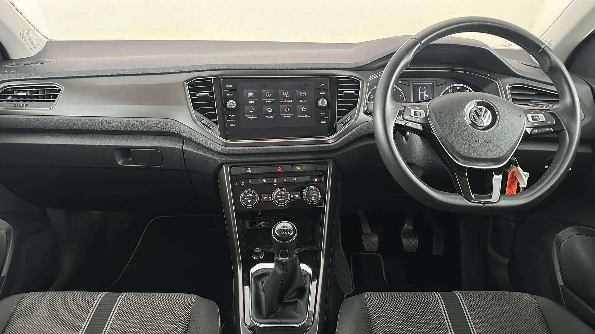 2019 VOLKSWAGEN T-ROC 2019 VOLKSWAGEN T-ROC