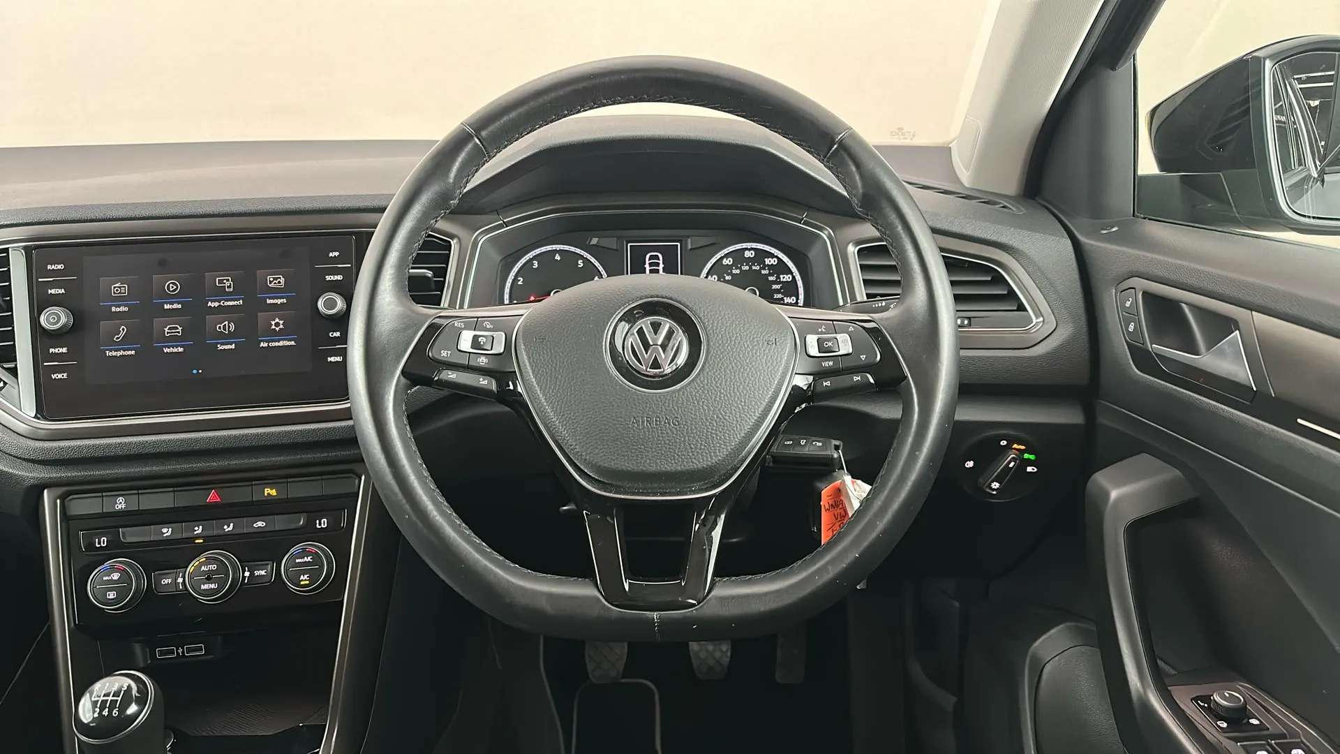 2019 VOLKSWAGEN T-ROC 2019 VOLKSWAGEN T-ROC