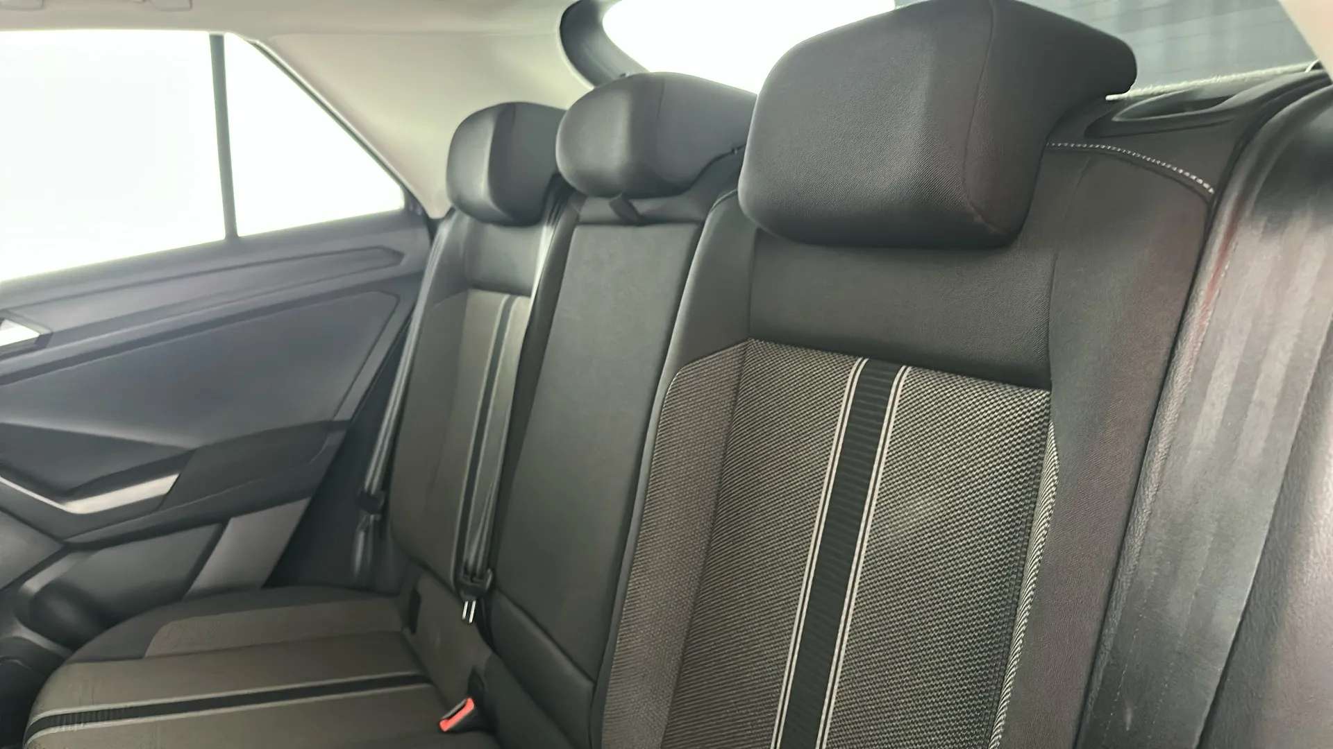 2019 VOLKSWAGEN T-ROC 2019 VOLKSWAGEN T-ROC