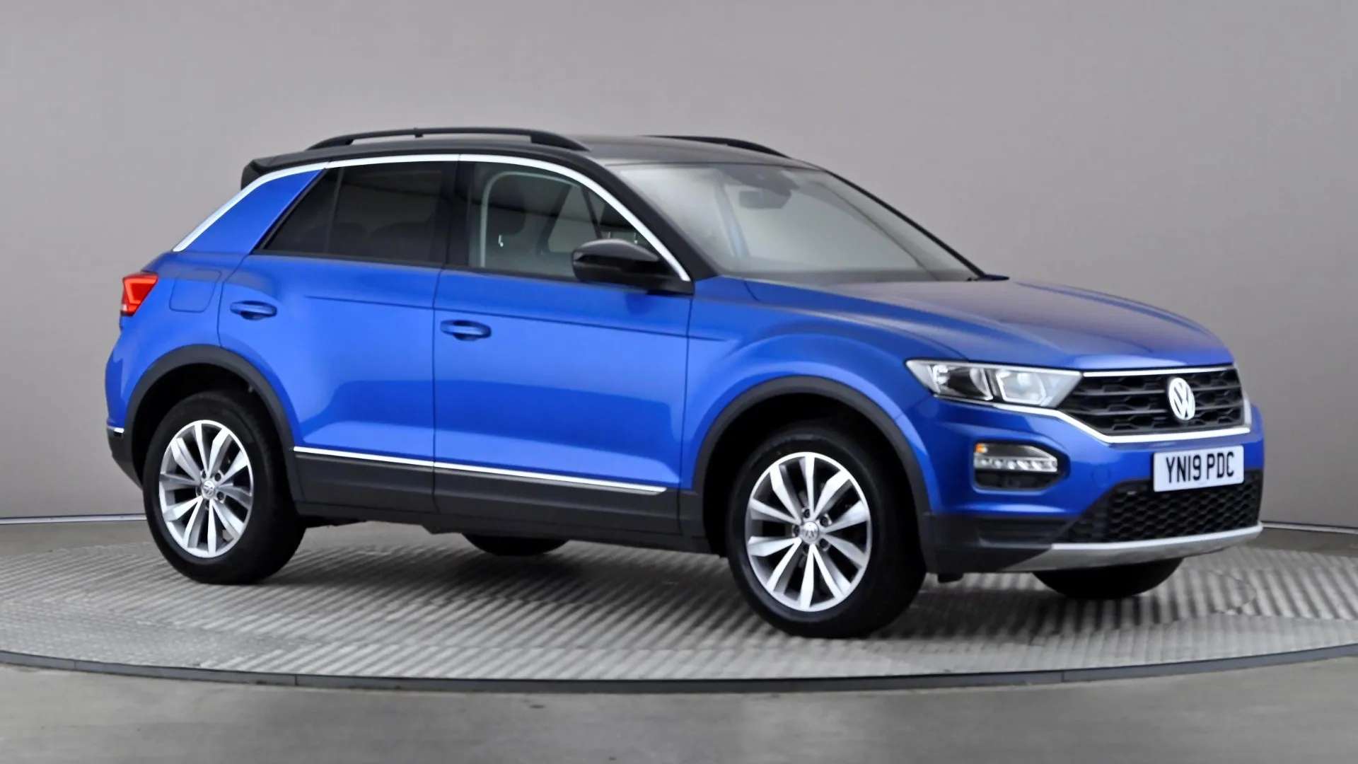 A 2019 VOLKSWAGEN T-ROC 1.5 TSI EVO Design A 2019 VOLKSWAGEN T-ROC 1.5 TSI EVO Design