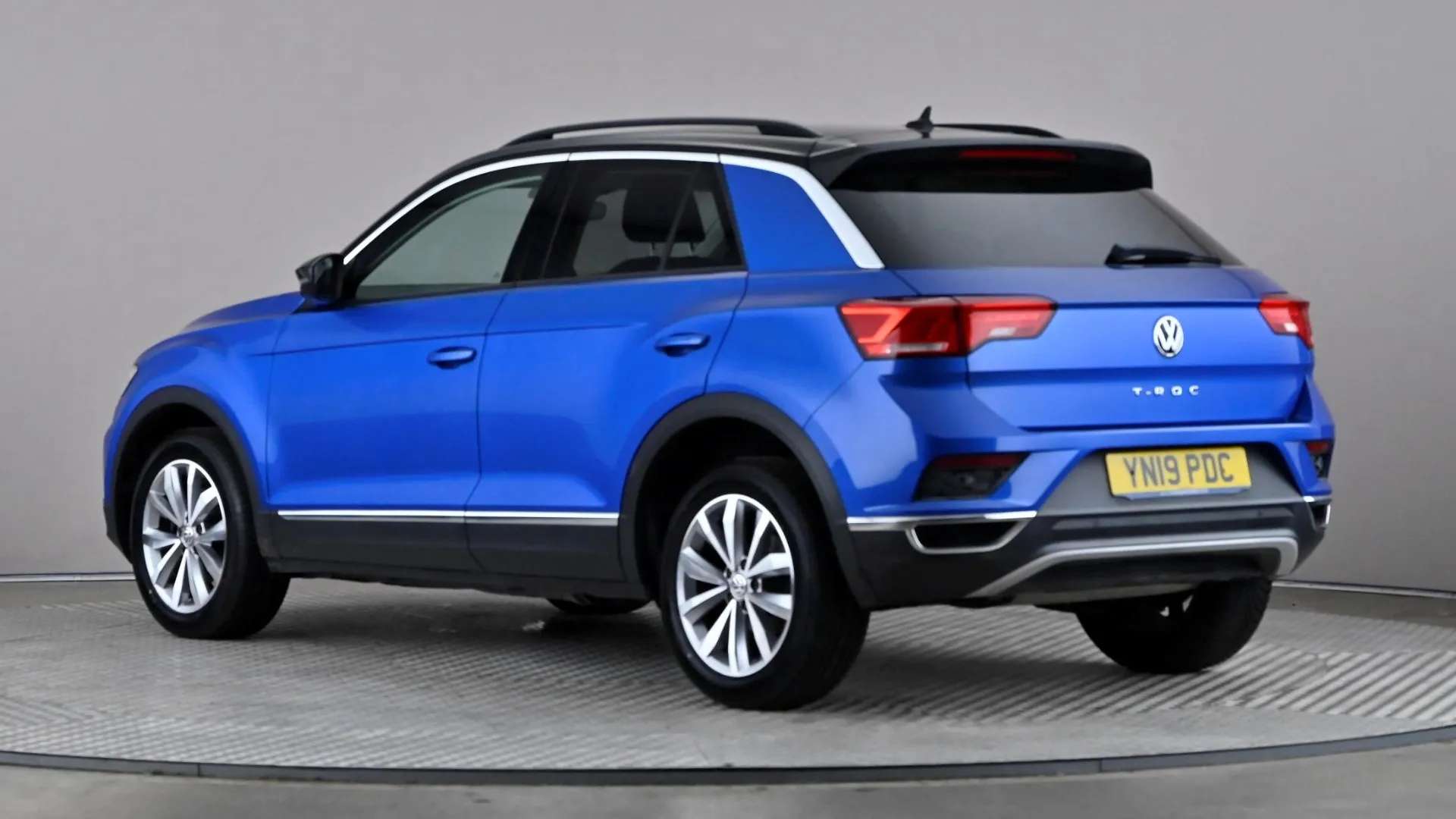 A 2019 VOLKSWAGEN T-ROC 1.5 TSI EVO Design A 2019 VOLKSWAGEN T-ROC 1.5 TSI EVO Design
