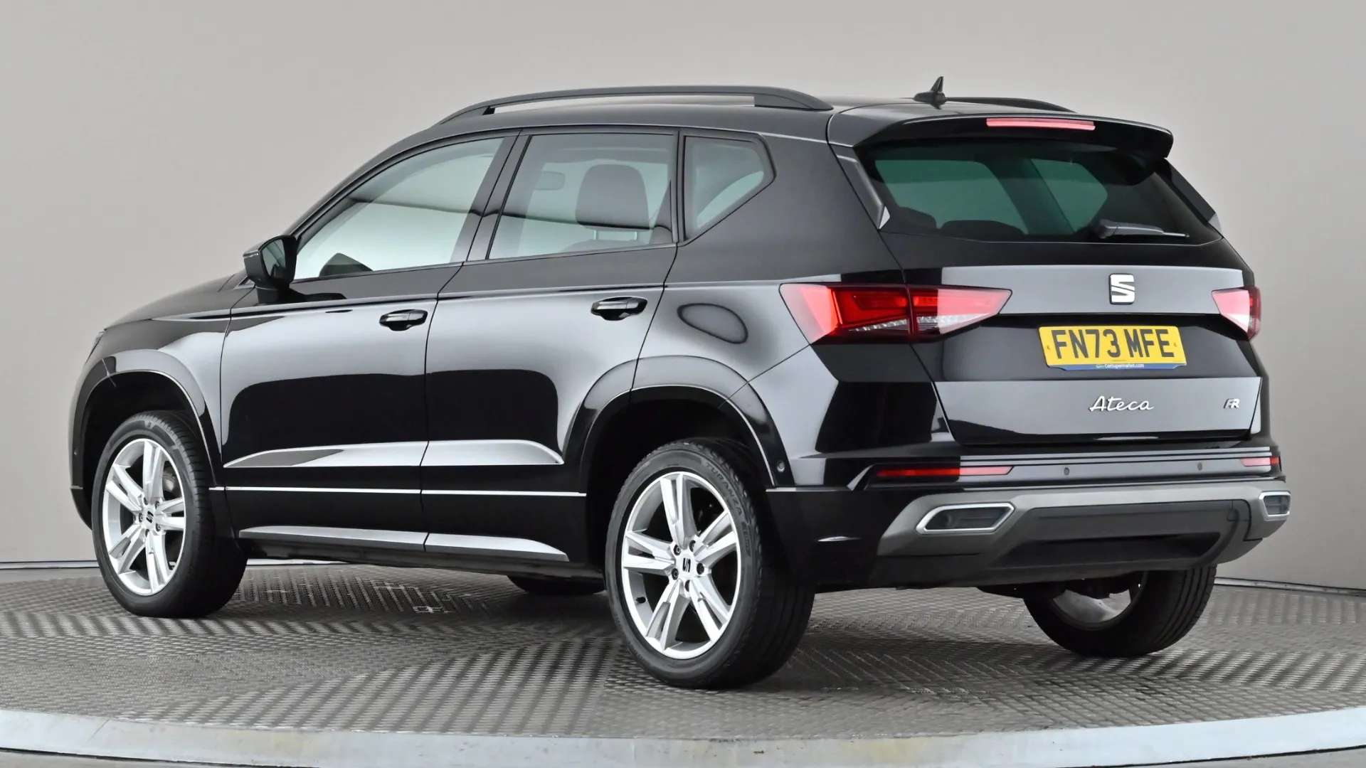 A 2023 SEAT ATECA 1.5 TSI EVO FR DSG A 2023 SEAT ATECA 1.5 TSI EVO FR DSG