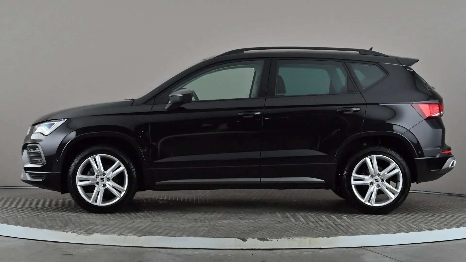 A 2024 SEAT ATECA 1.5 TSI EVO FR DSG A 2024 SEAT ATECA 1.5 TSI EVO FR DSG