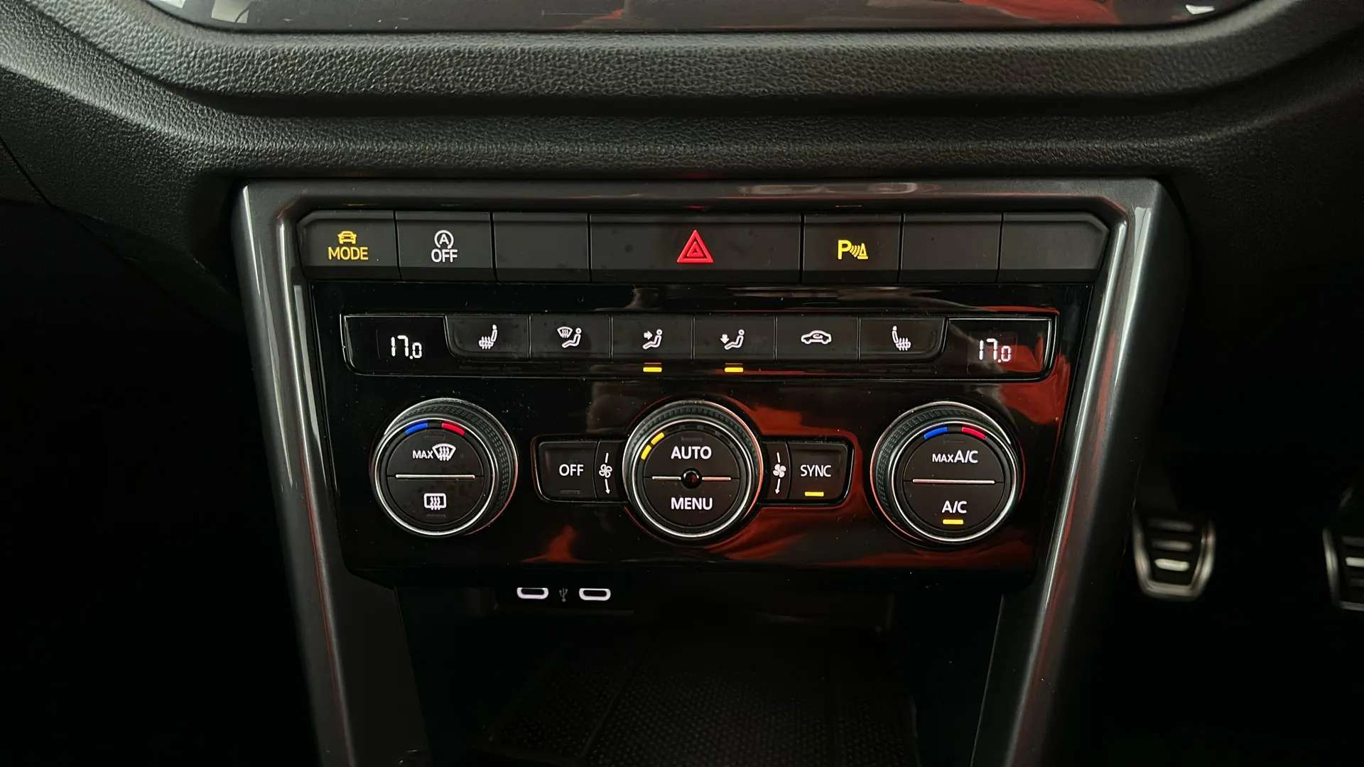 2020 VOLKSWAGEN T-ROC 2020 VOLKSWAGEN T-ROC