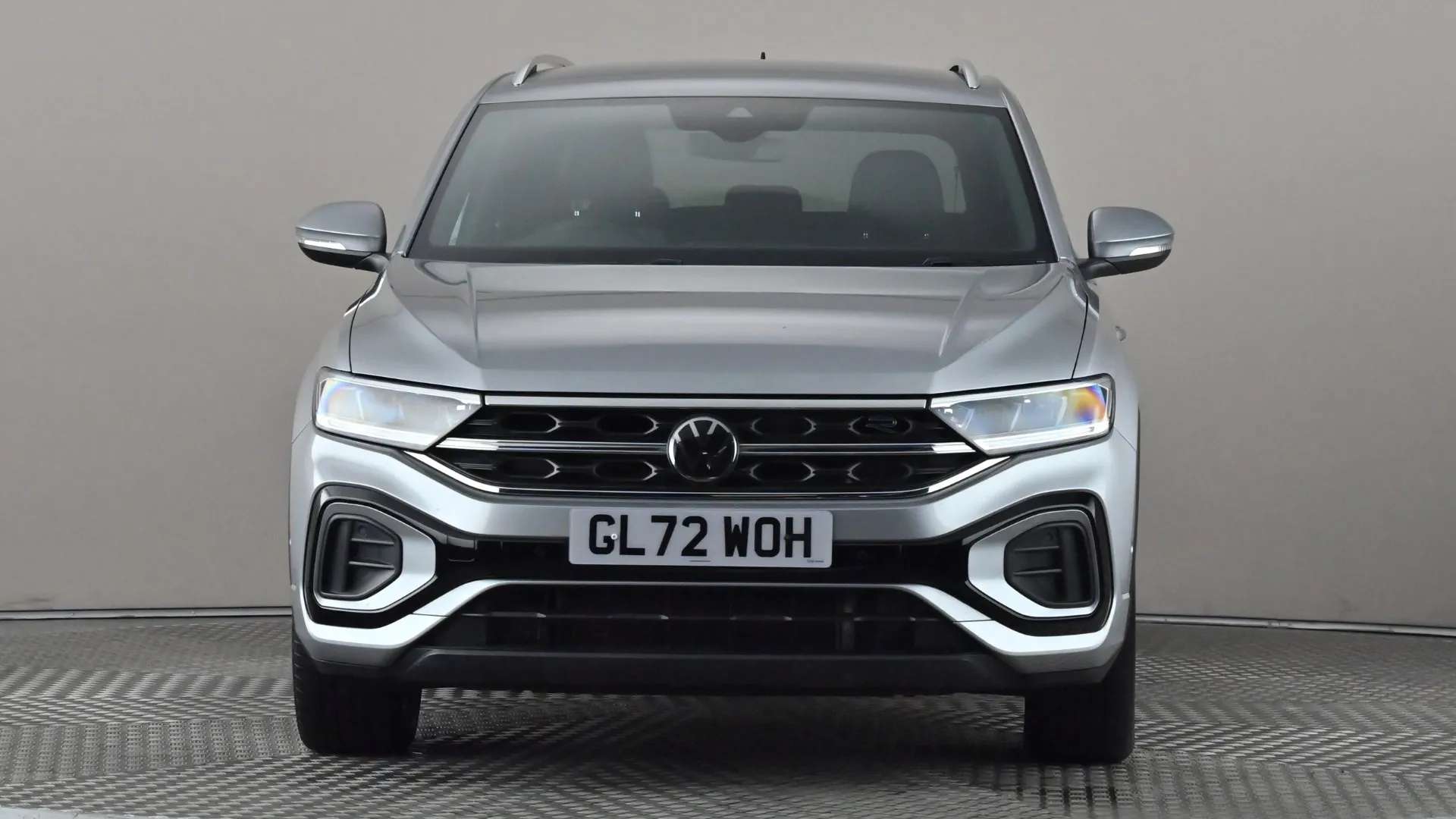 A 2022 VOLKSWAGEN T-ROC 1.5 TSI R-Line DSG A 2022 VOLKSWAGEN T-ROC 1.5 TSI R-Line DSG
