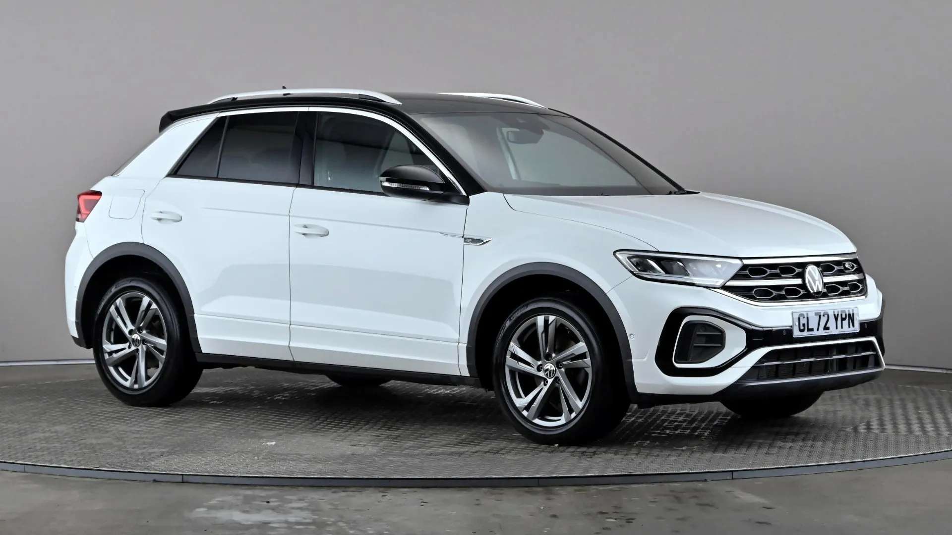 A 2023 VOLKSWAGEN T-ROC 1.5 TSI R-Line DSG A 2023 VOLKSWAGEN T-ROC 1.5 TSI R-Line DSG