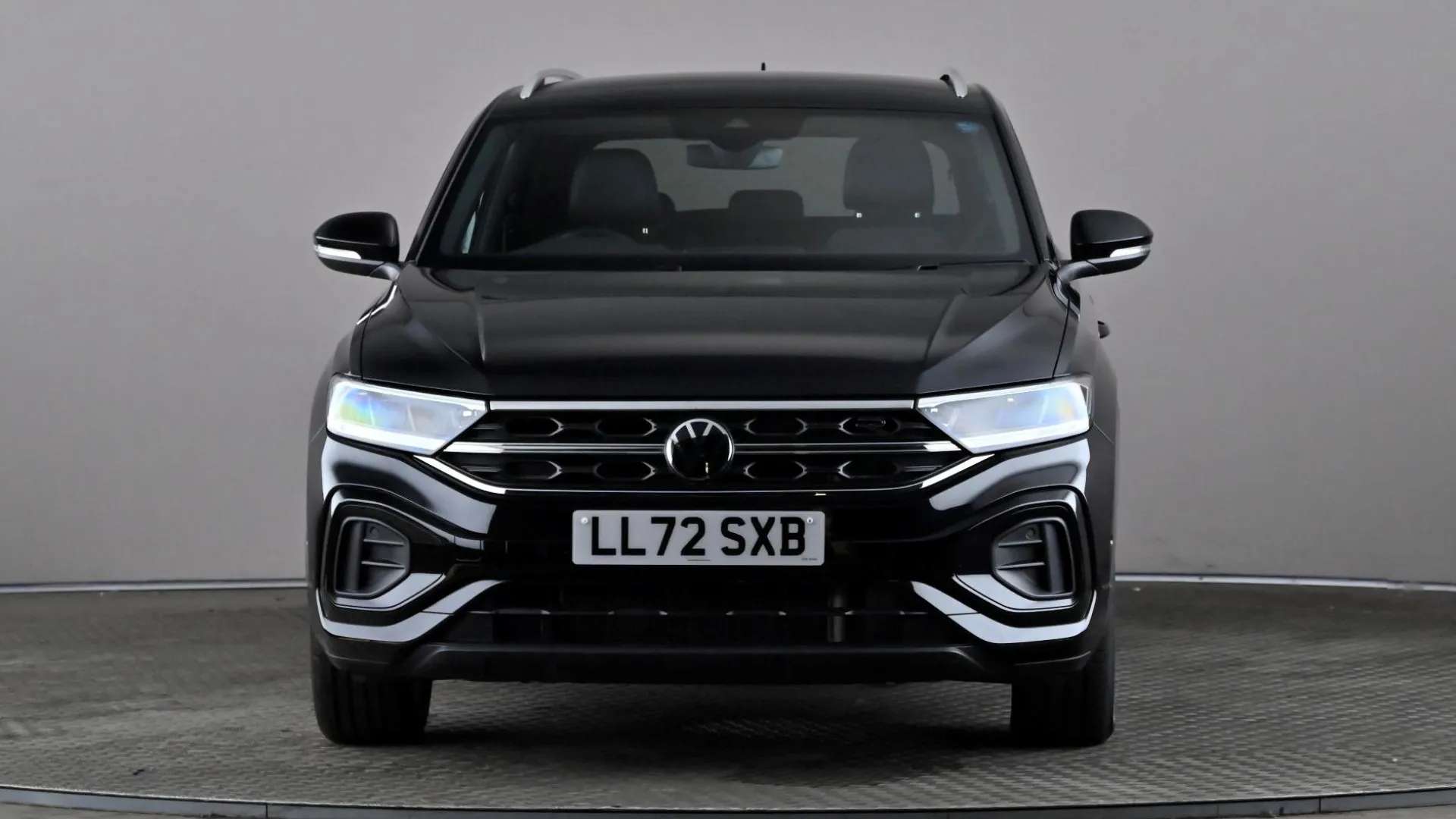 A 2022 VOLKSWAGEN T-ROC 1.5 TSI R-Line DSG A 2022 VOLKSWAGEN T-ROC 1.5 TSI R-Line DSG