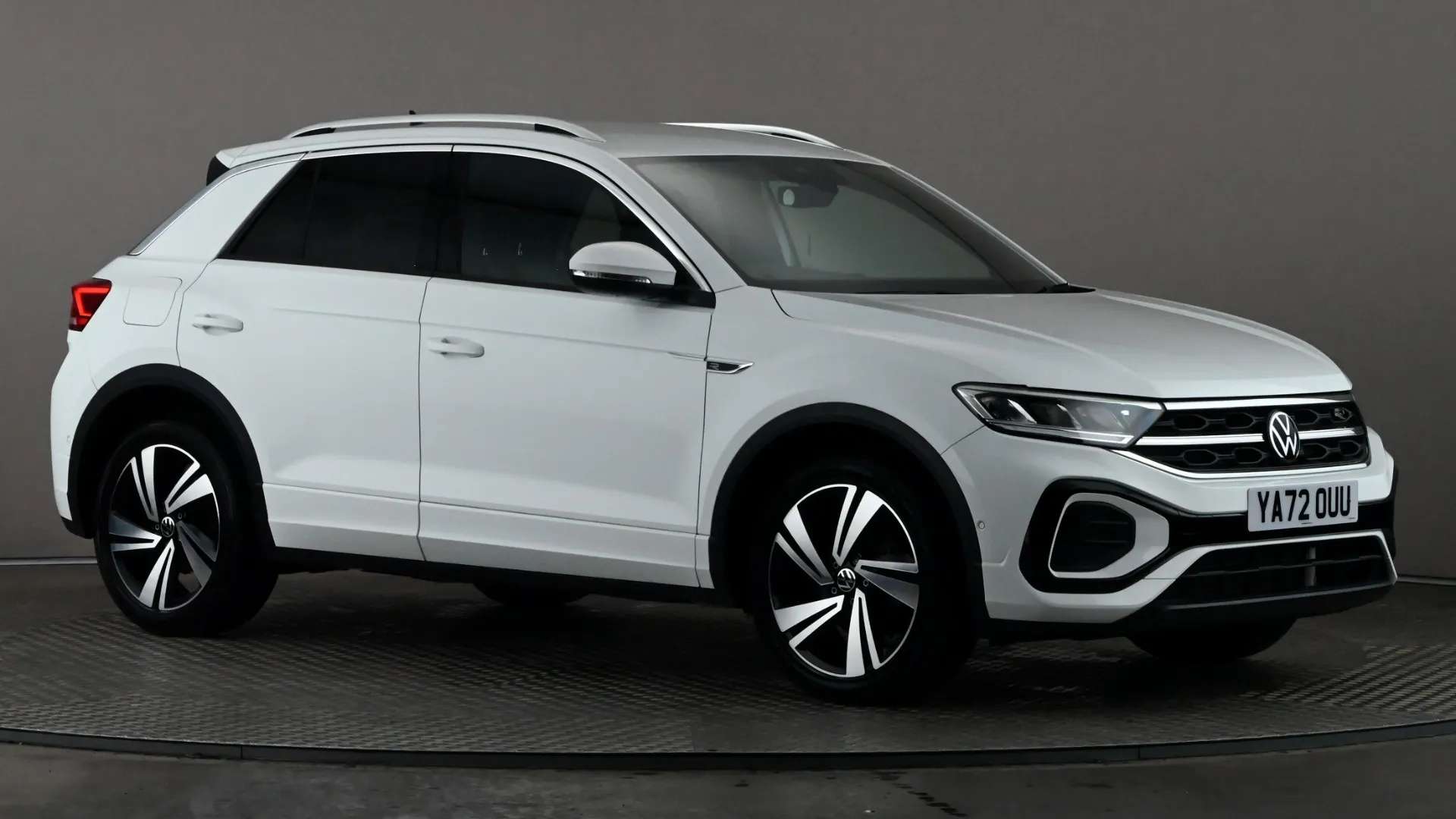 A 2023 VOLKSWAGEN T-ROC 1.5 TSI R-Line DSG A 2023 VOLKSWAGEN T-ROC 1.5 TSI R-Line DSG