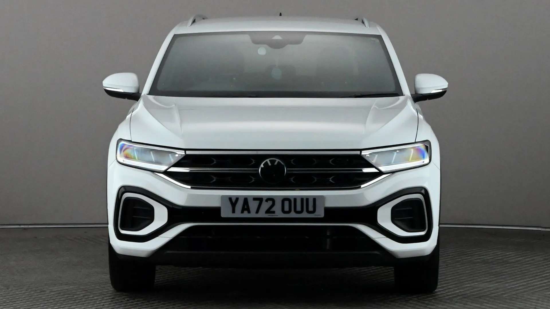 A 2023 VOLKSWAGEN T-ROC 1.5 TSI R-Line DSG A 2023 VOLKSWAGEN T-ROC 1.5 TSI R-Line DSG