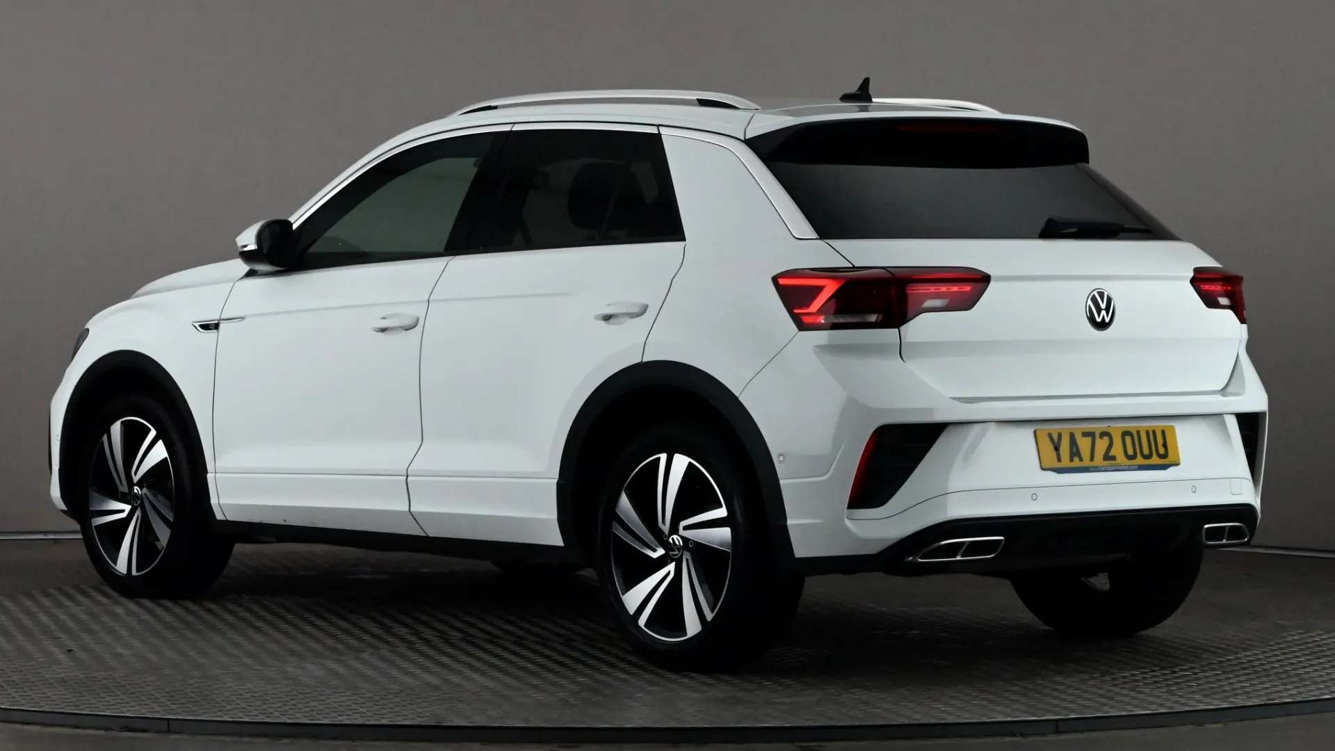 A 2023 VOLKSWAGEN T-ROC 1.5 TSI R-Line DSG A 2023 VOLKSWAGEN T-ROC 1.5 TSI R-Line DSG