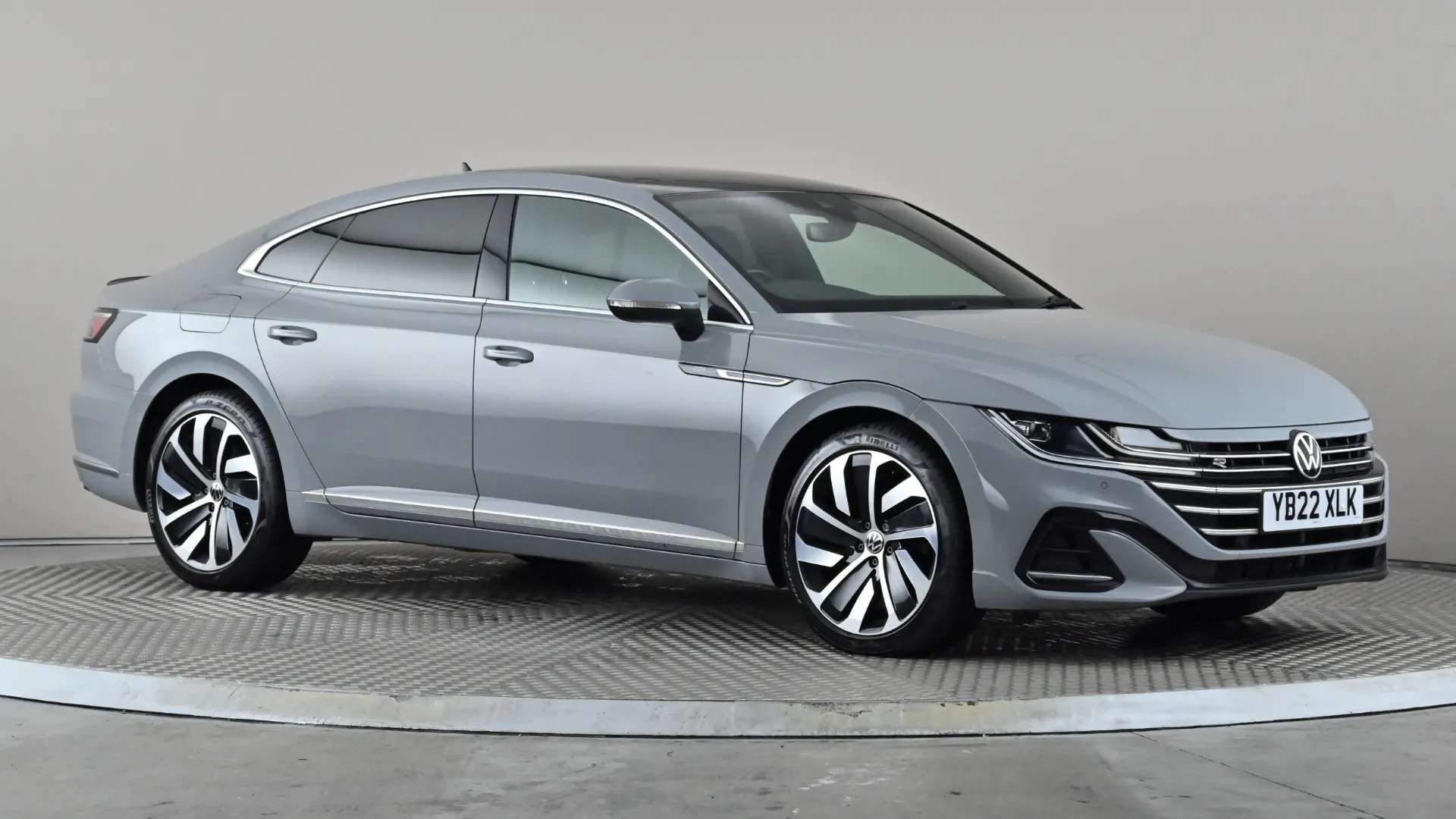 A 2022 VOLKSWAGEN ARTEON 2.0 TSI R-Line DSG A 2022 VOLKSWAGEN ARTEON 2.0 TSI R-Line DSG