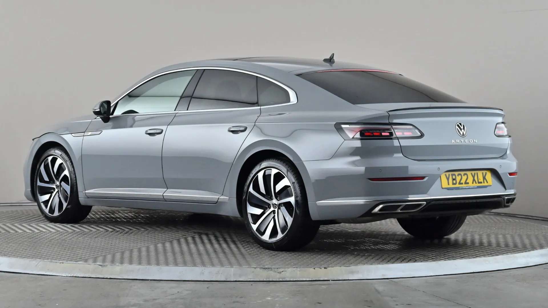 A 2022 VOLKSWAGEN ARTEON 2.0 TSI R-Line DSG A 2022 VOLKSWAGEN ARTEON 2.0 TSI R-Line DSG