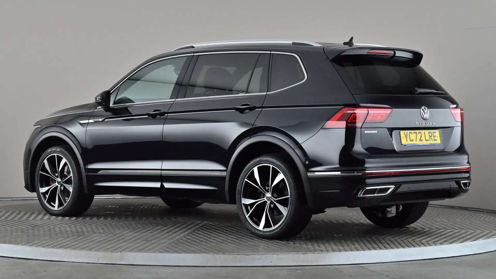 A 2022 VOLKSWAGEN TIGUAN ALLSPACE 1.5 TSI R-Line DSG A 2022 VOLKSWAGEN TIGUAN ALLSPACE 1.5 TSI R-Line DSG