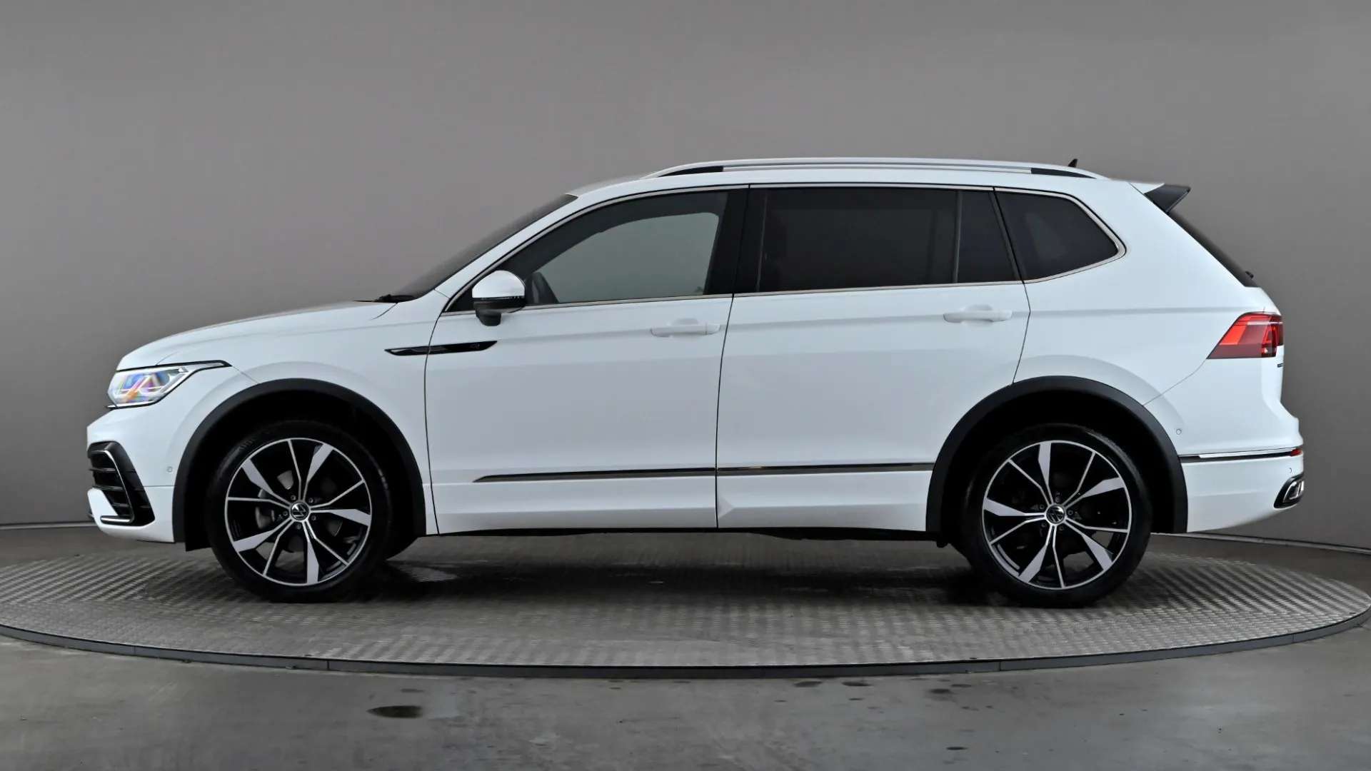 A 2023 VOLKSWAGEN TIGUAN ALLSPACE 1.5 TSI R-Line DSG A 2023 VOLKSWAGEN TIGUAN ALLSPACE 1.5 TSI R-Line DSG