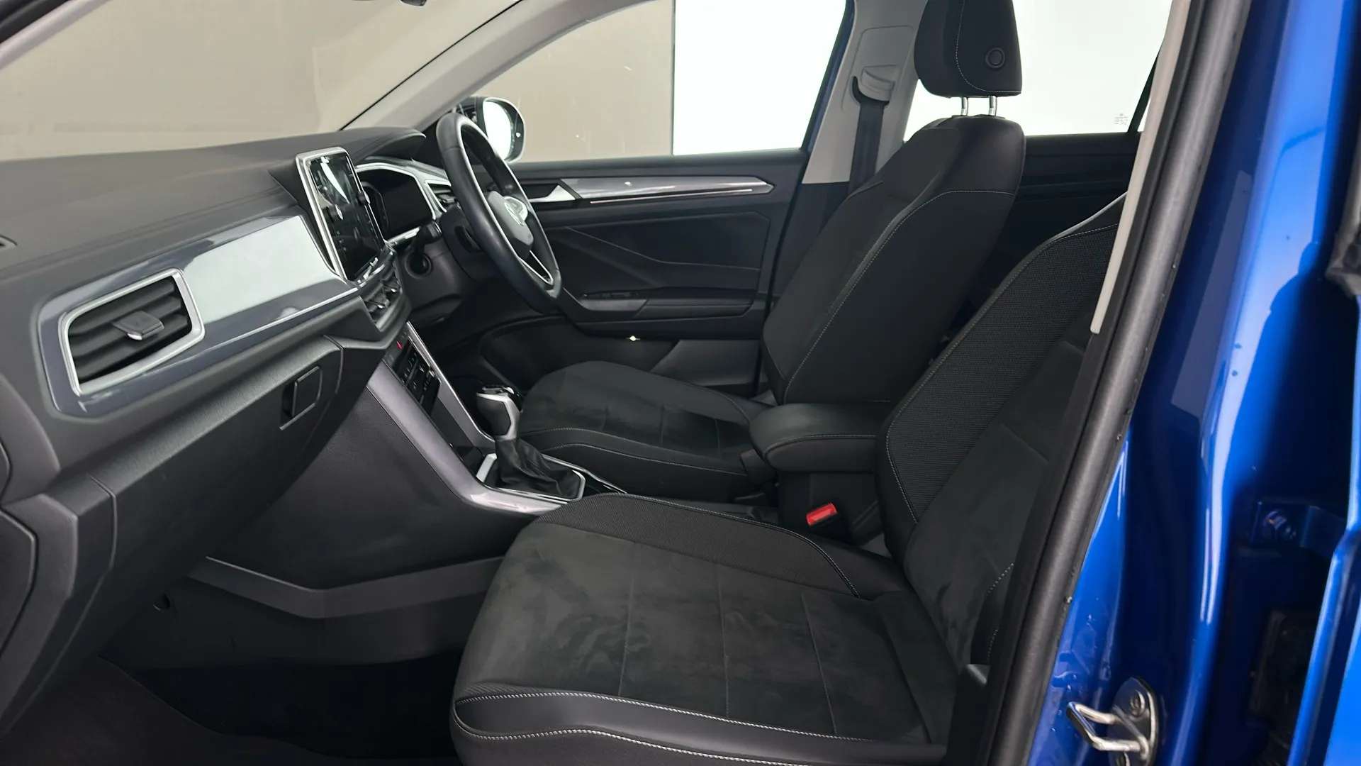 2023 VOLKSWAGEN T-ROC 2023 VOLKSWAGEN T-ROC