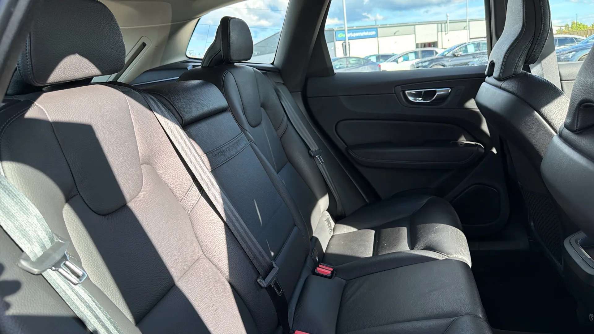 2020 VOLVO XC60 2020 VOLVO XC60