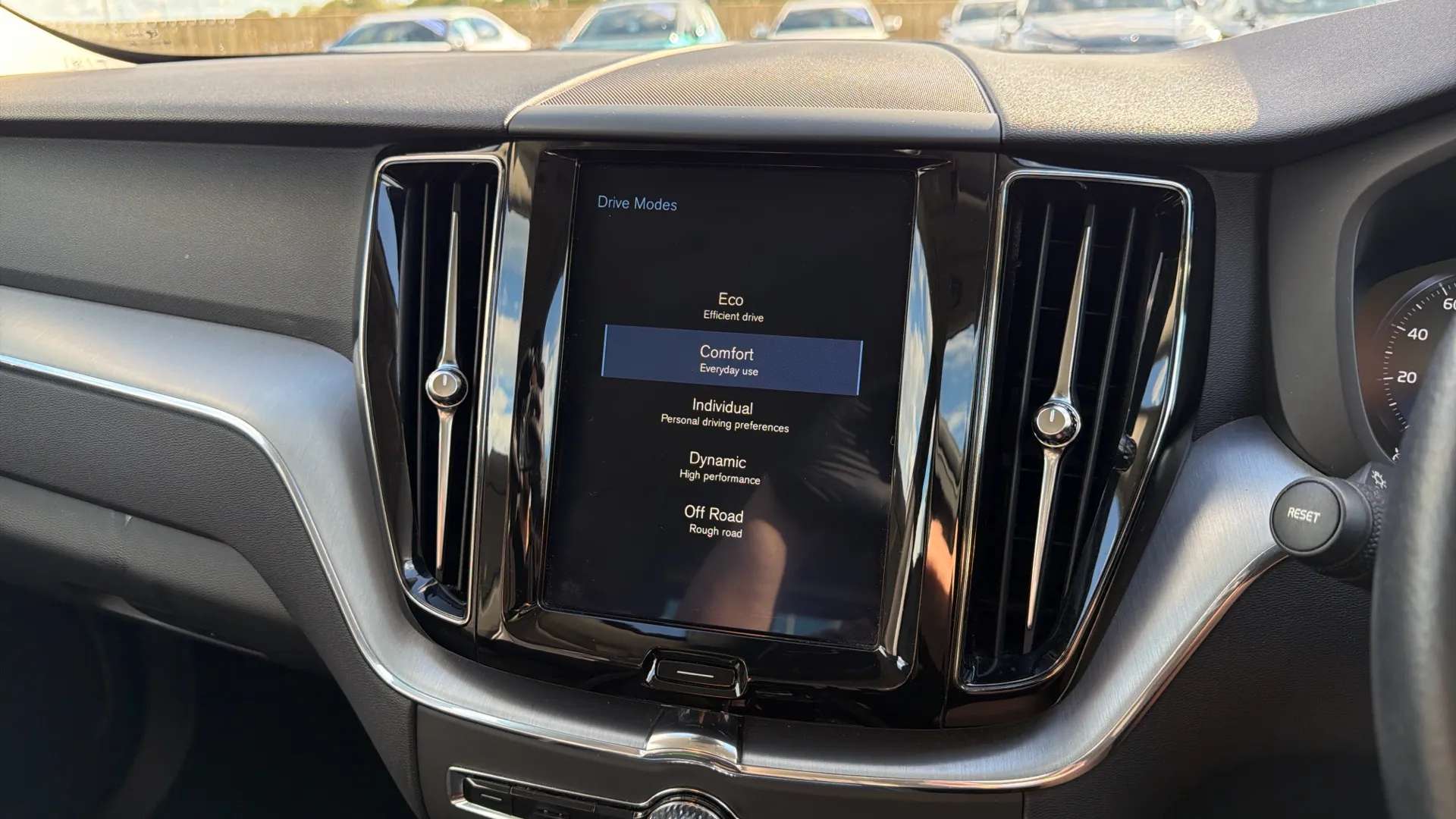 2020 VOLVO XC60 2020 VOLVO XC60