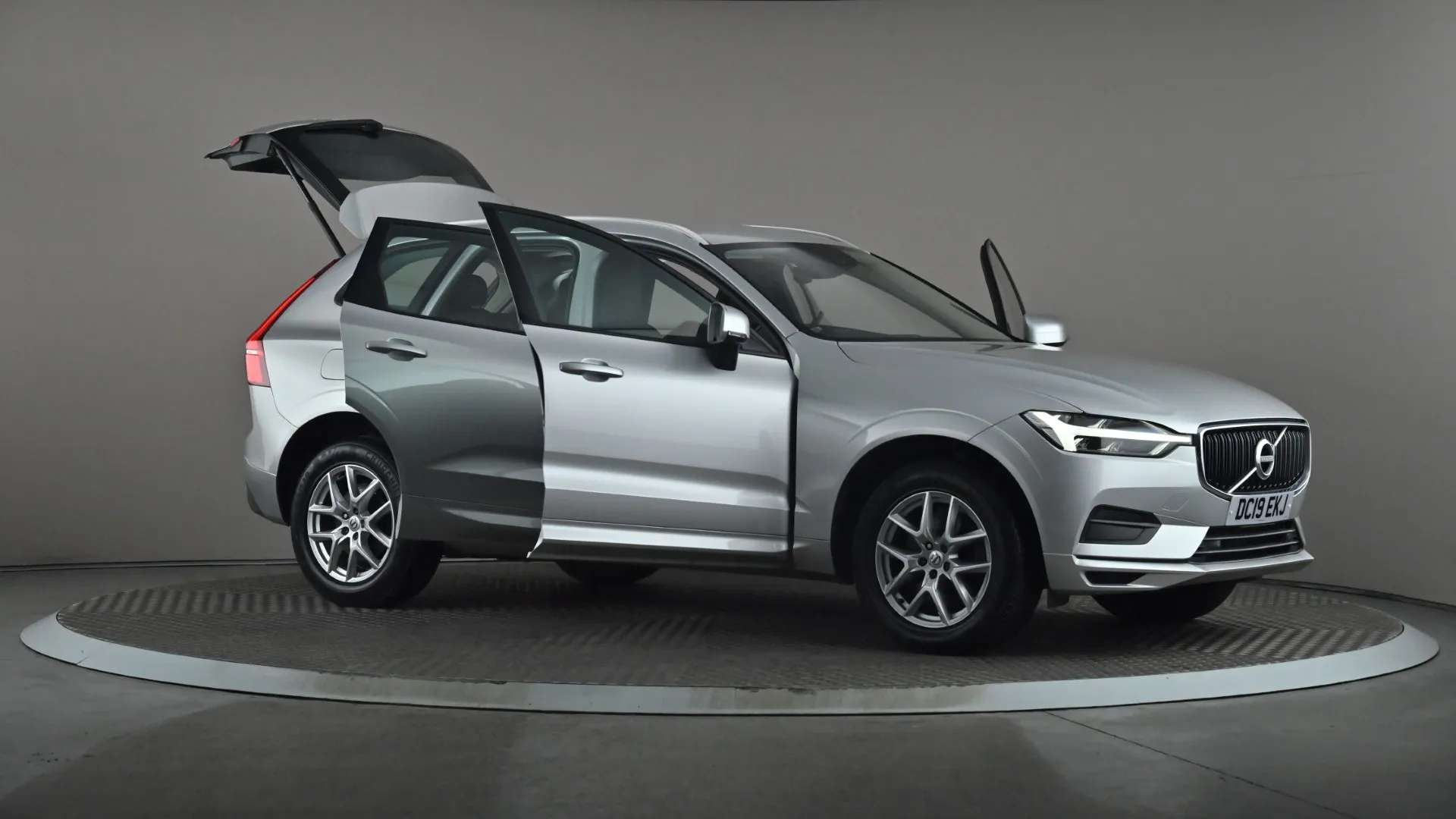 2019 VOLVO XC60 2019 VOLVO XC60