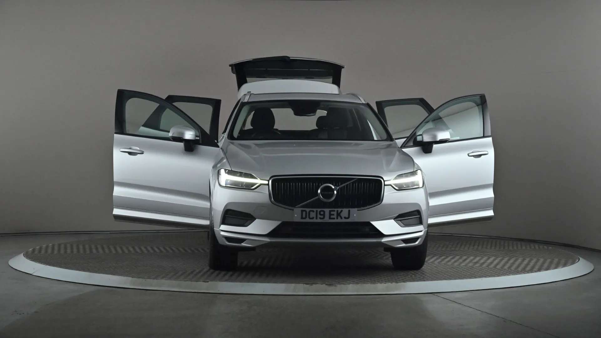2019 VOLVO XC60 2019 VOLVO XC60