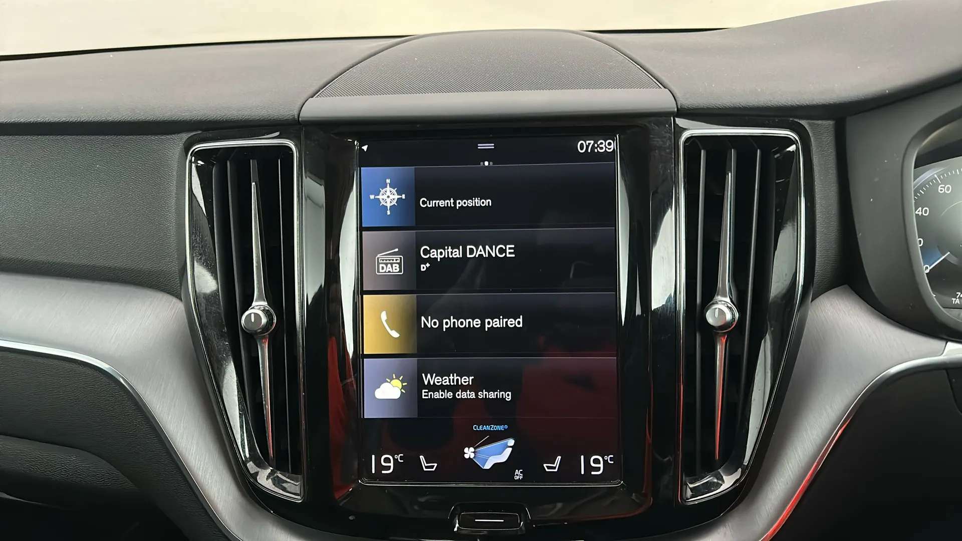 2019 VOLVO XC60 2019 VOLVO XC60