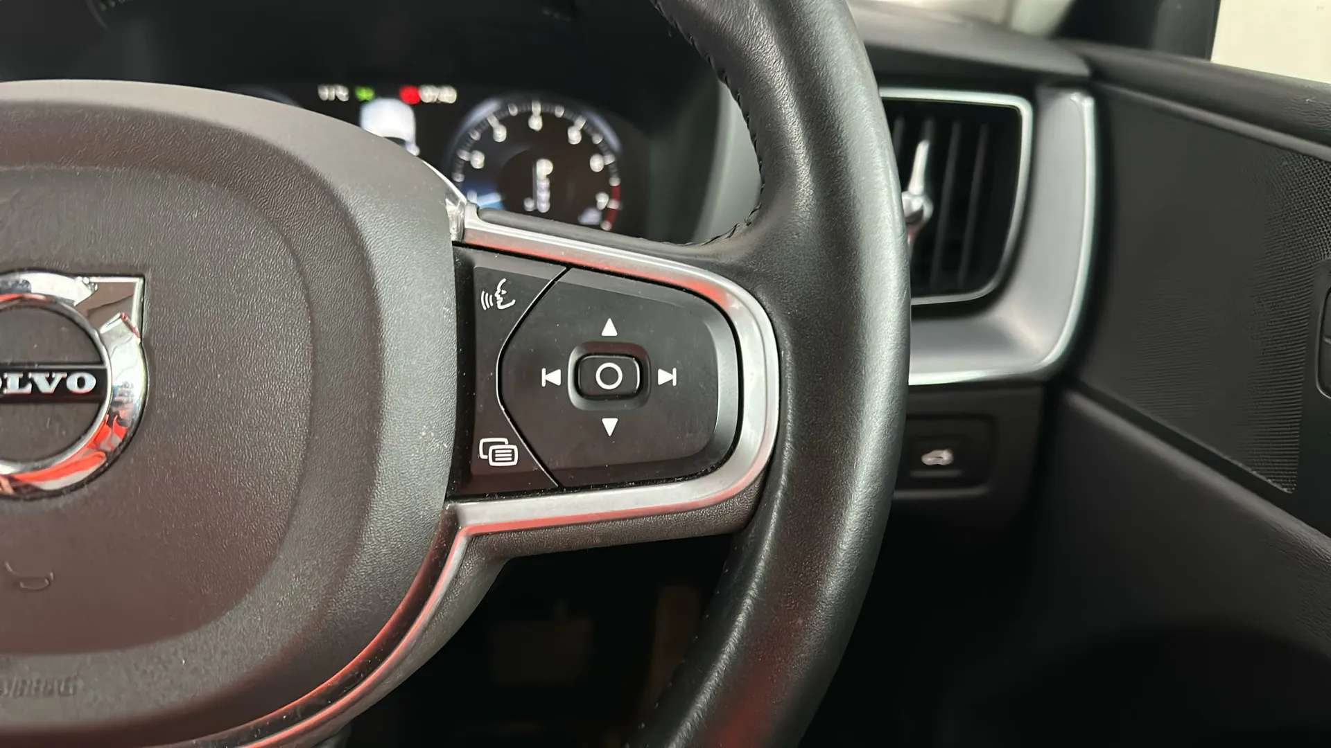 2019 VOLVO XC60 2019 VOLVO XC60