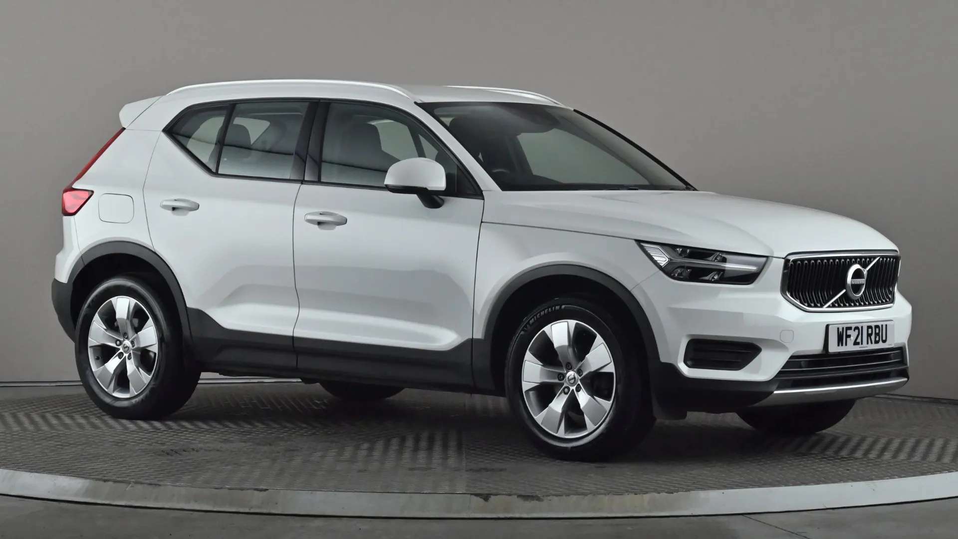 2021 VOLVO XC40 2021 VOLVO XC40