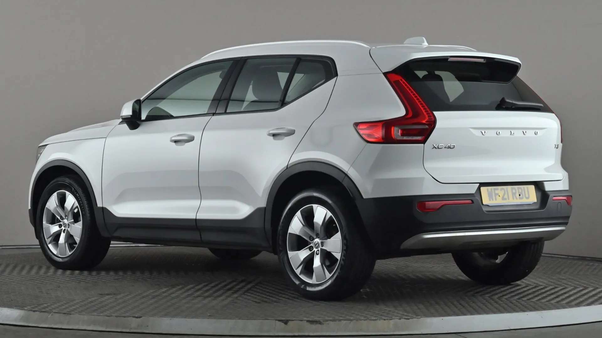 2021 VOLVO XC40 2021 VOLVO XC40