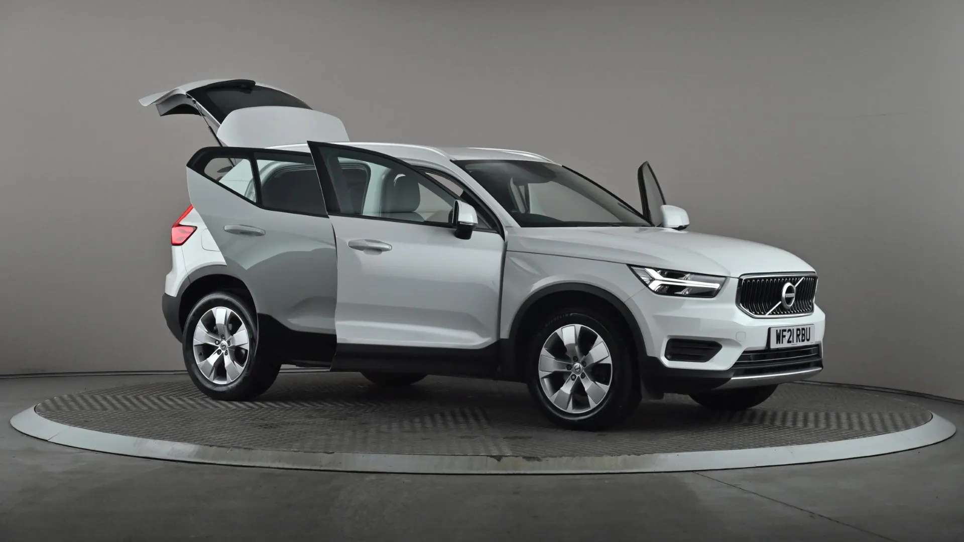 2021 VOLVO XC40 2021 VOLVO XC40