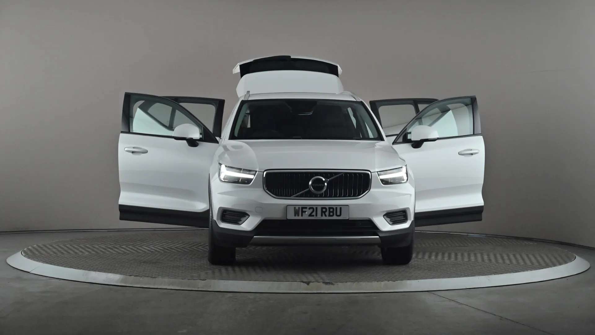 2021 VOLVO XC40 2021 VOLVO XC40