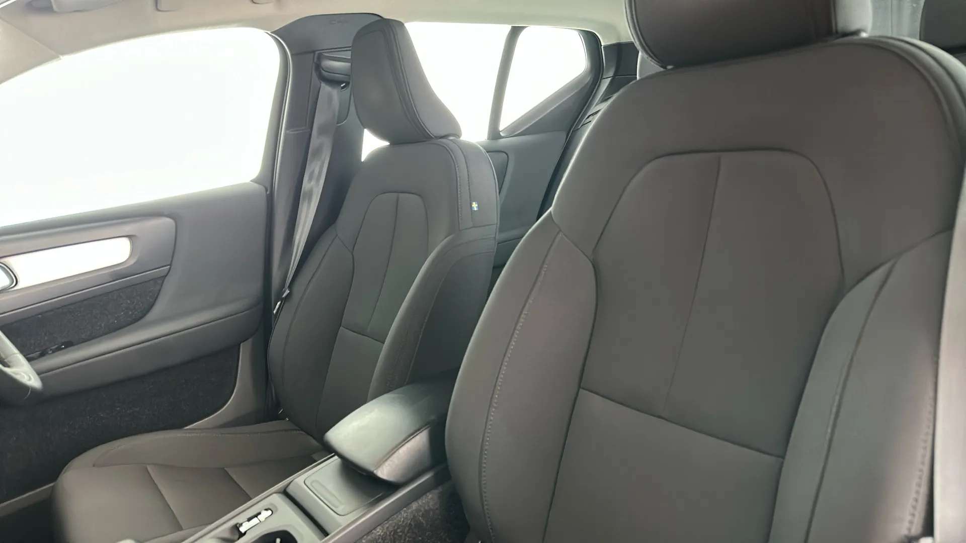 2021 VOLVO XC40 2021 VOLVO XC40