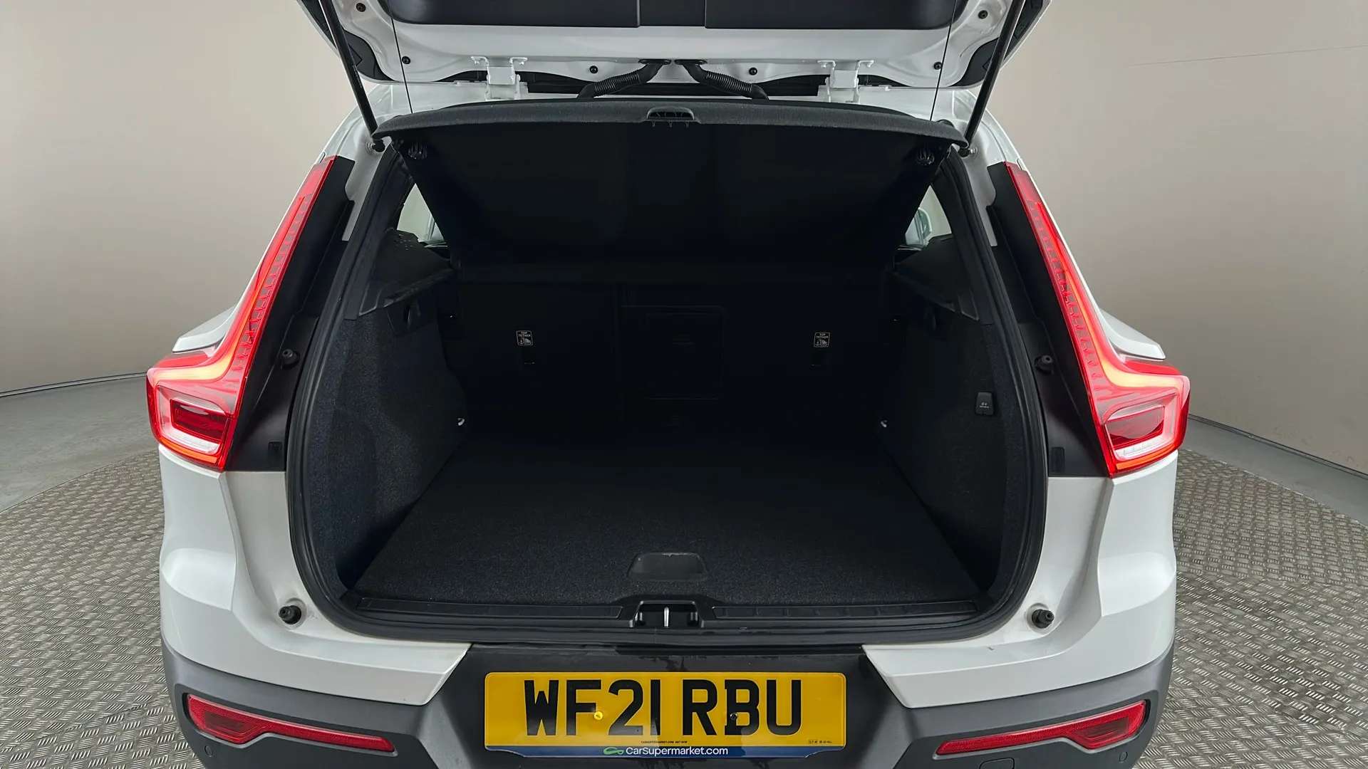 2021 VOLVO XC40 2021 VOLVO XC40