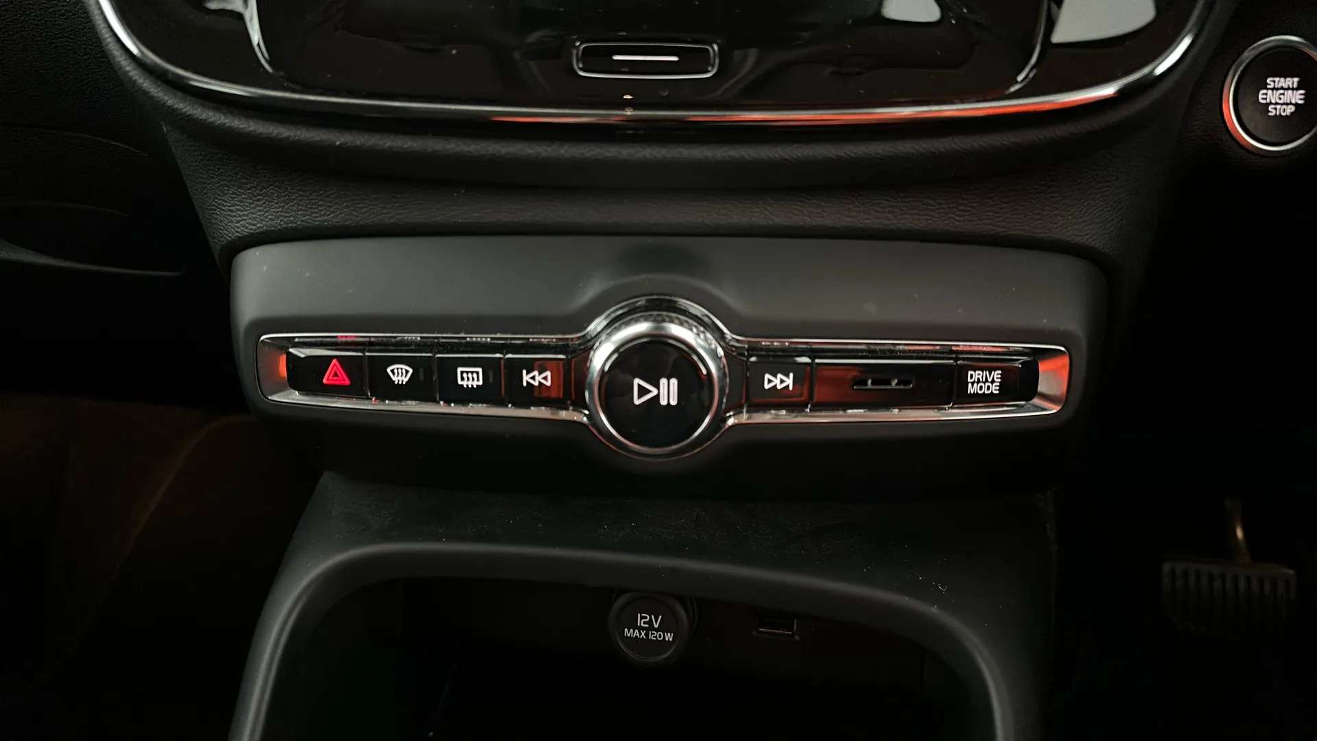 2021 VOLVO XC40 2021 VOLVO XC40