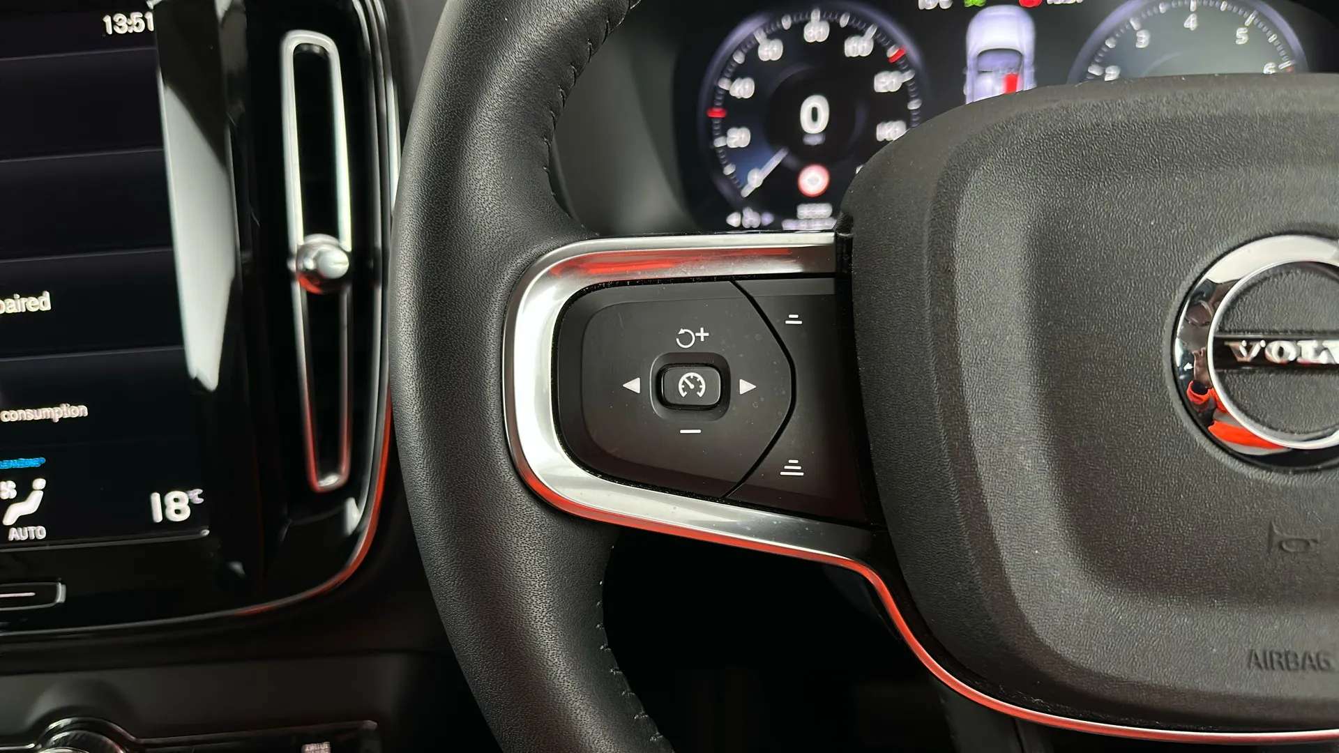 2021 VOLVO XC40 2021 VOLVO XC40
