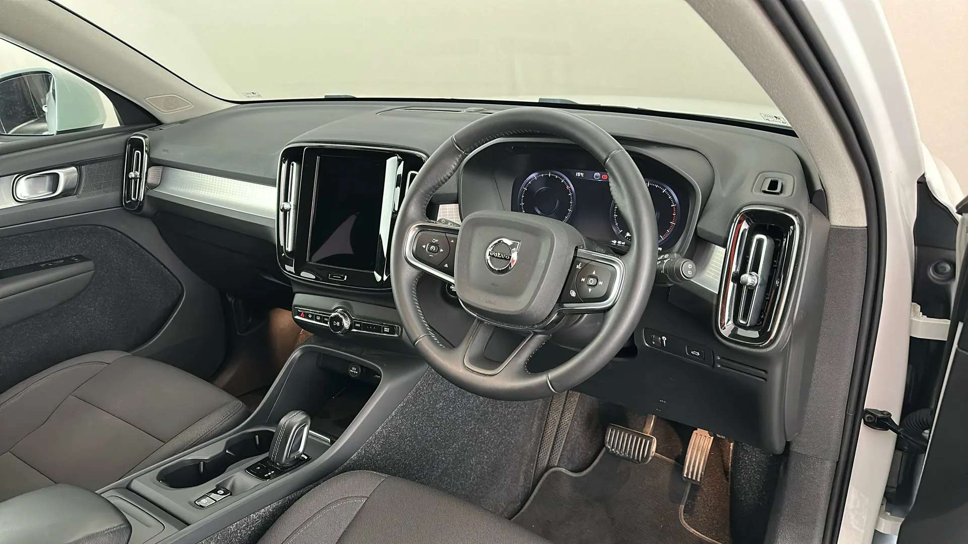 2021 VOLVO XC40 2021 VOLVO XC40