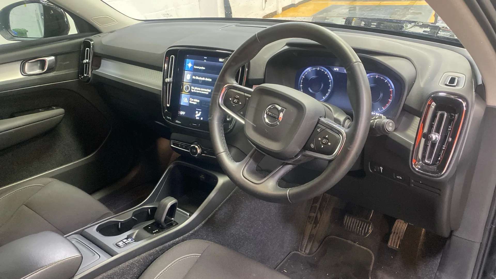 2021 VOLVO XC40 2021 VOLVO XC40