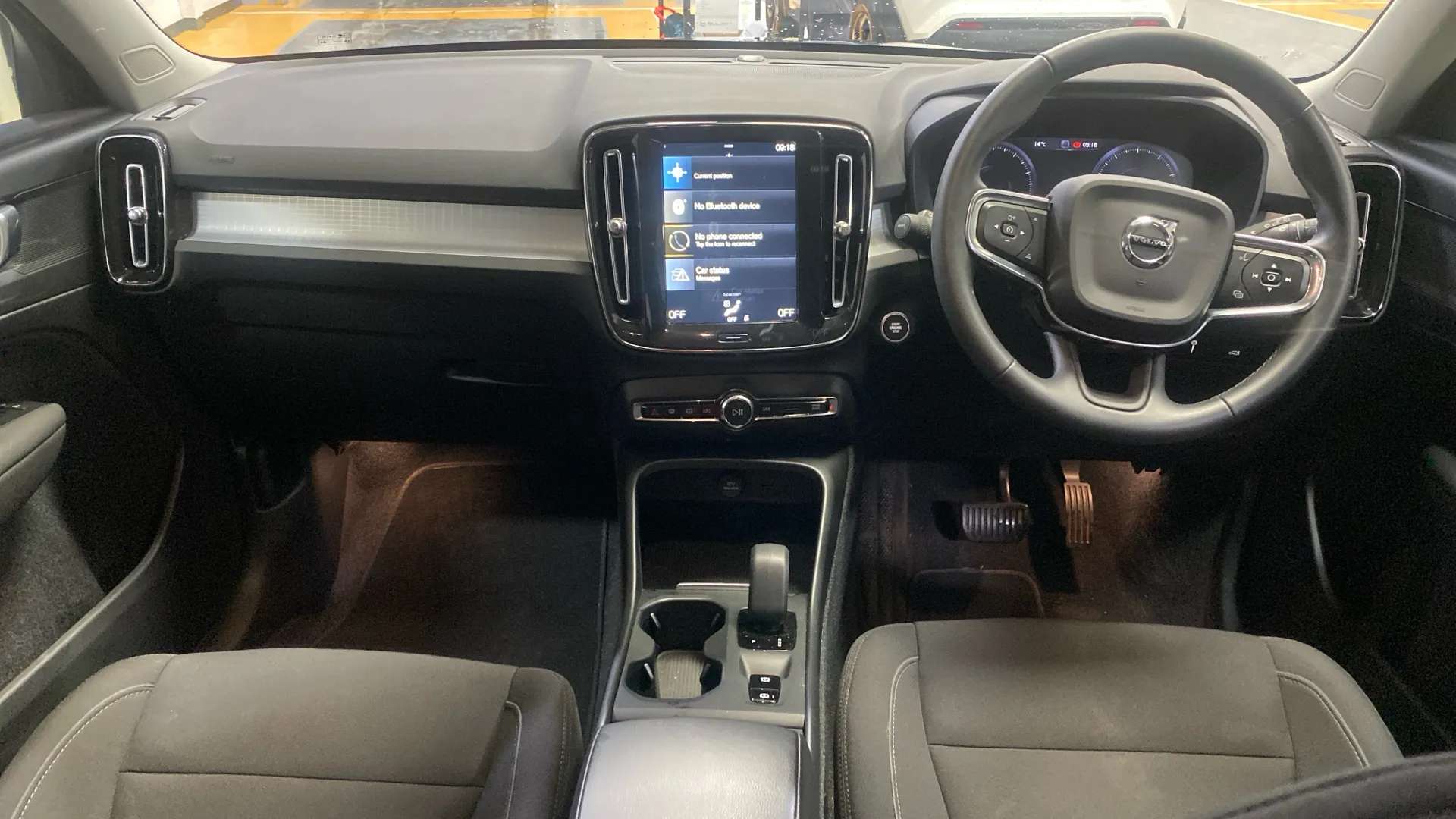 2021 VOLVO XC40 2021 VOLVO XC40