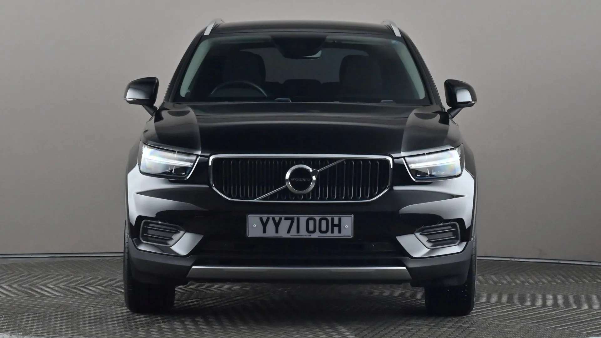 2021 VOLVO XC40 2021 VOLVO XC40