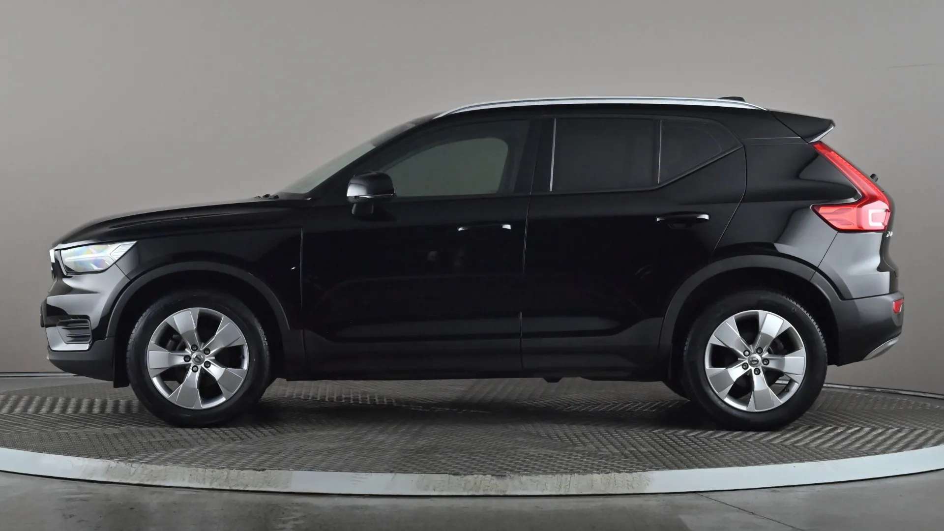 2021 VOLVO XC40 2021 VOLVO XC40