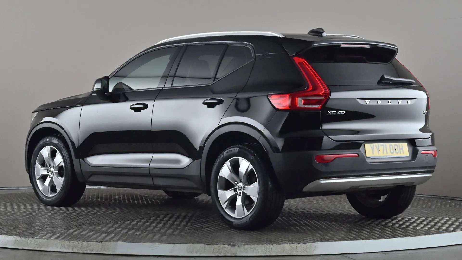 2021 VOLVO XC40 2021 VOLVO XC40