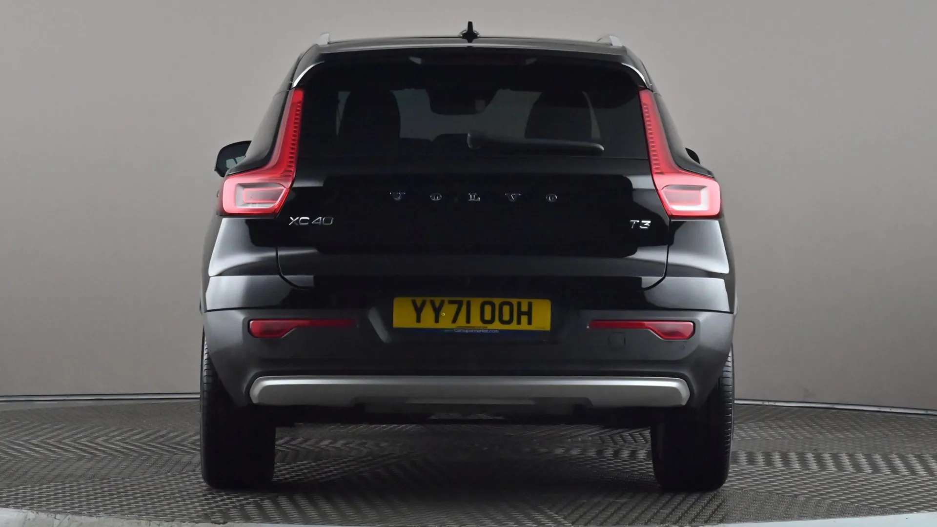 2021 VOLVO XC40 2021 VOLVO XC40