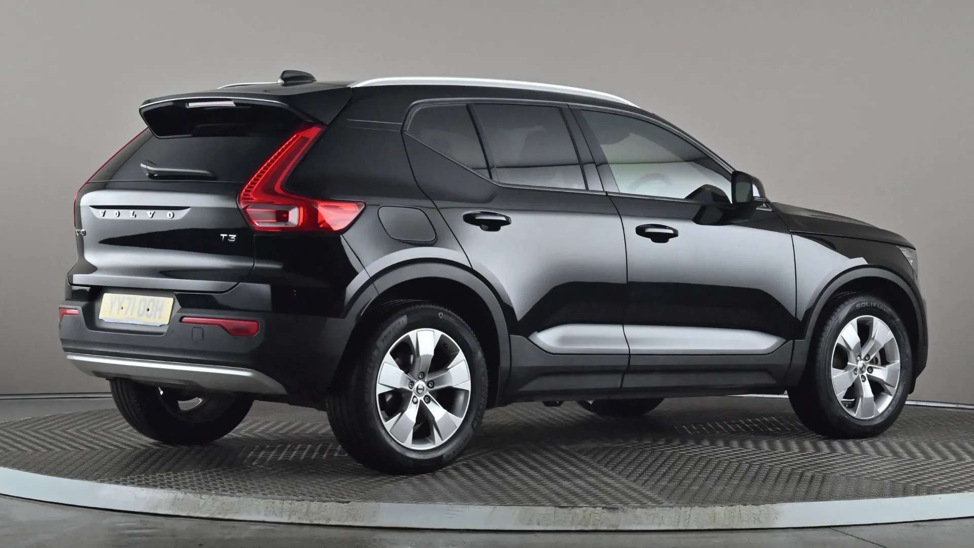 2021 VOLVO XC40 2021 VOLVO XC40