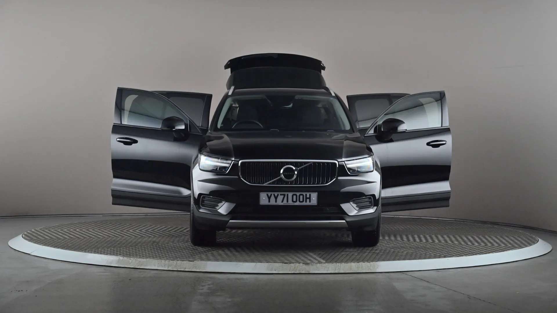 2021 VOLVO XC40 2021 VOLVO XC40