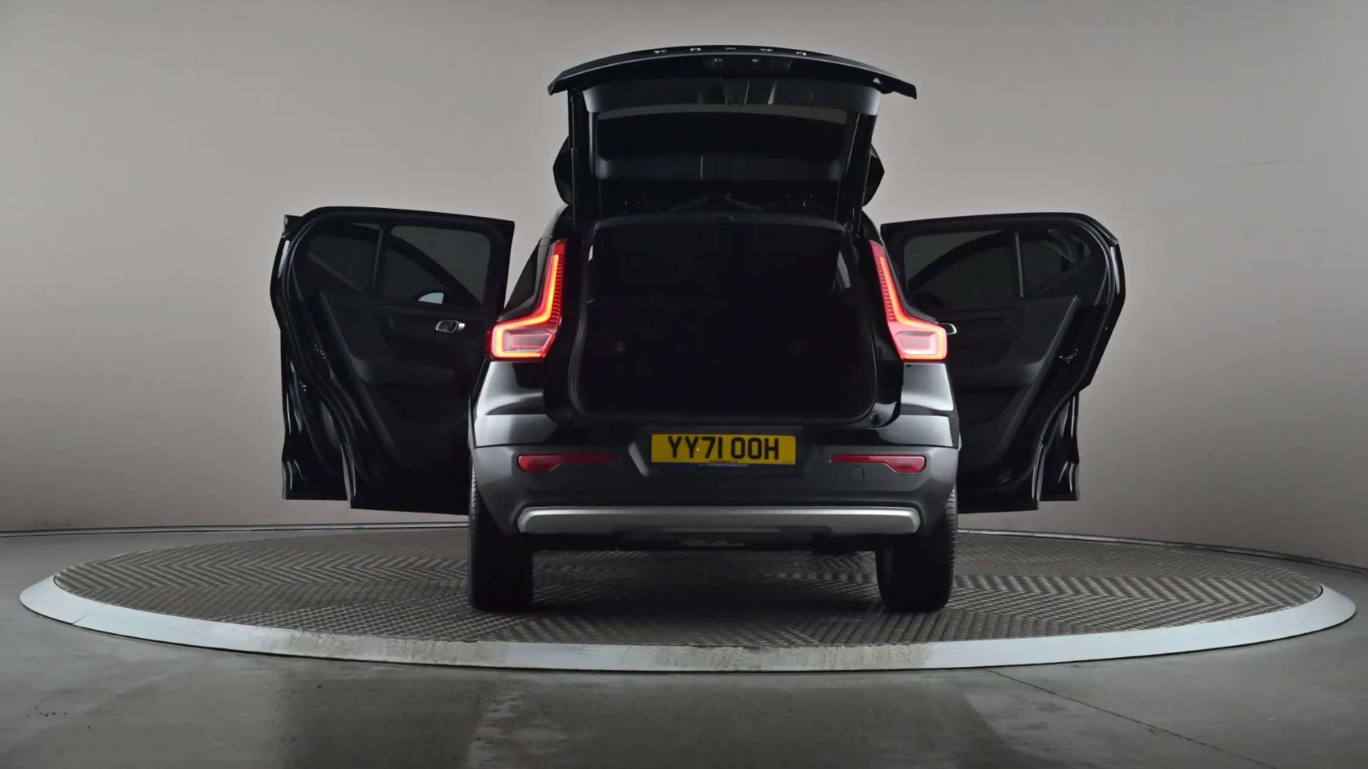 2021 VOLVO XC40 2021 VOLVO XC40