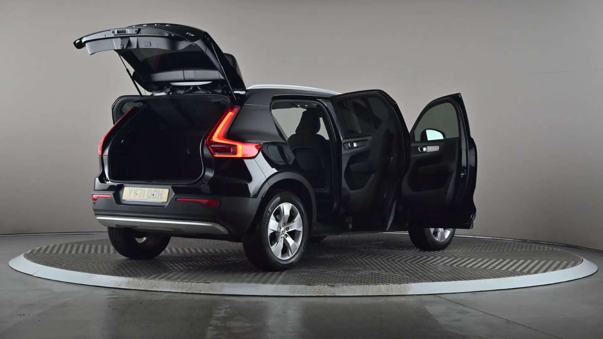2021 VOLVO XC40 2021 VOLVO XC40