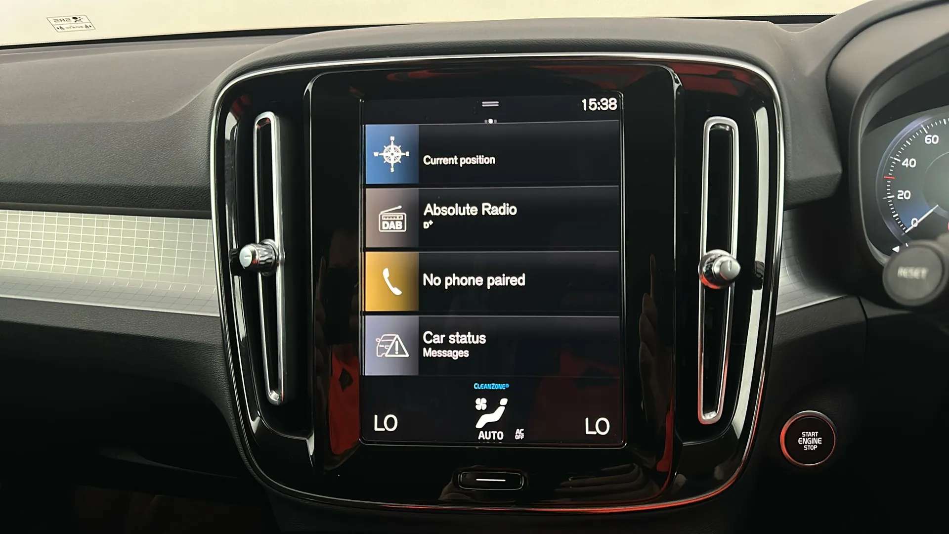 2021 VOLVO XC40 2021 VOLVO XC40