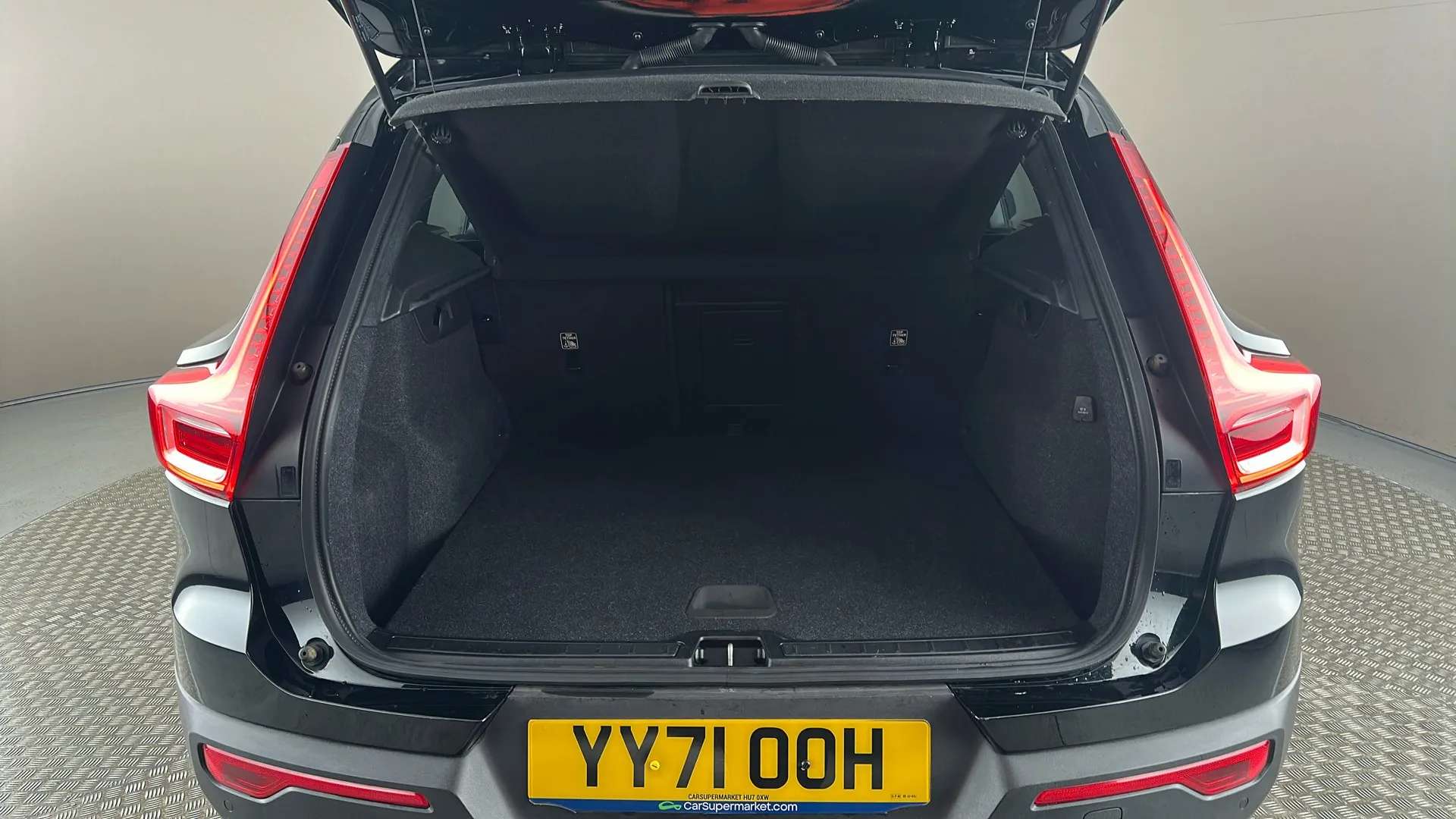 2021 VOLVO XC40 2021 VOLVO XC40